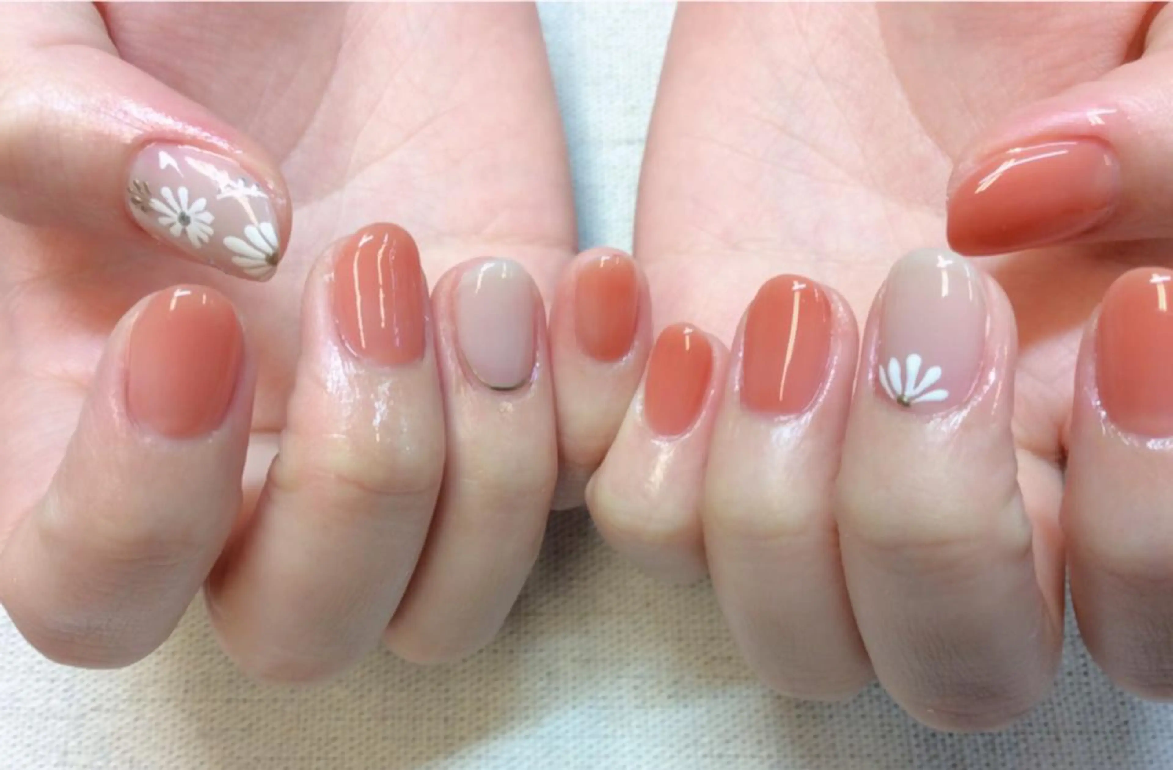 ネイル アートネイル 新橋 ルキナ スタッフのネイルデザイン