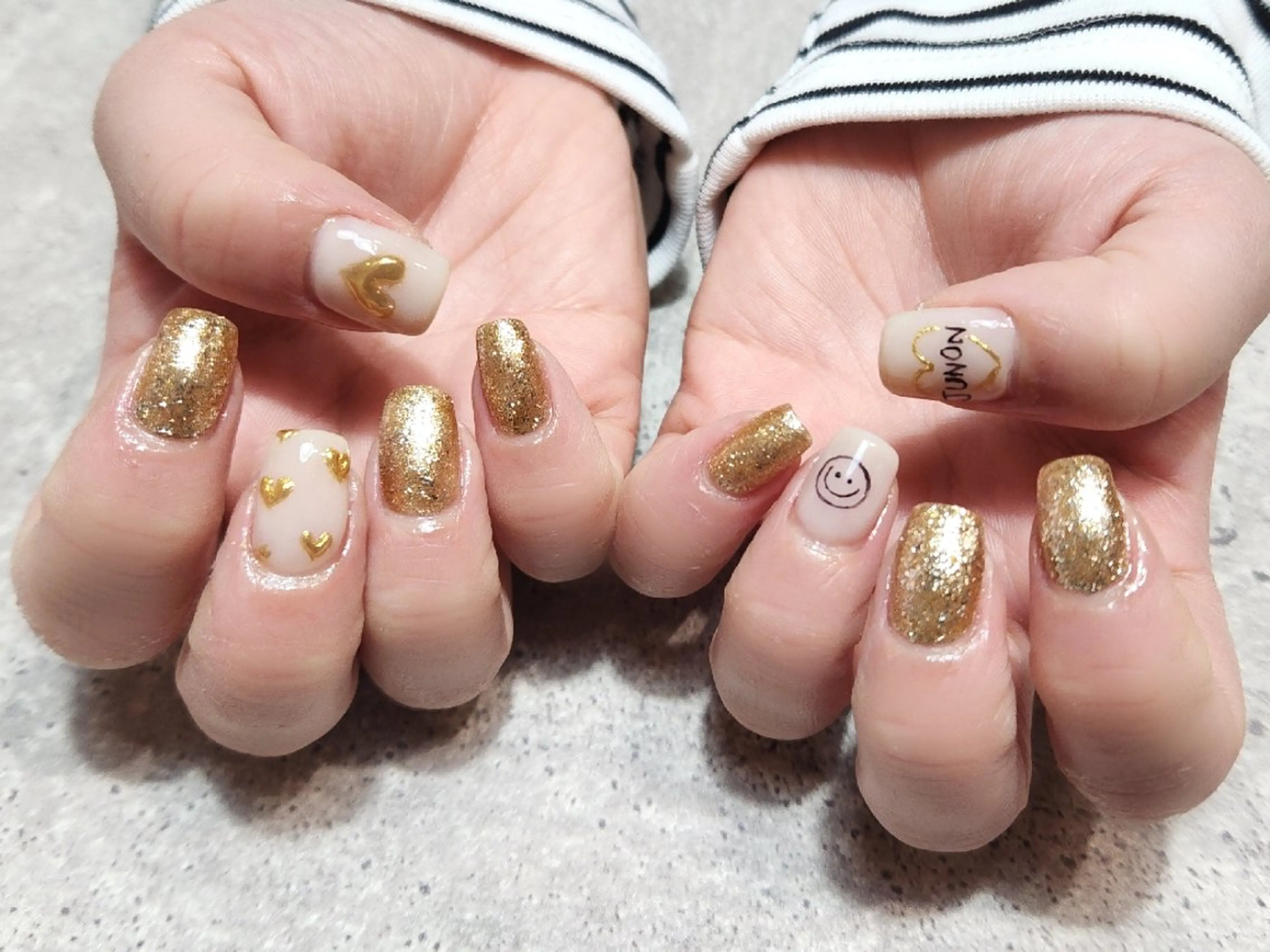 ネイル アートネイル ゴールド ハート ぷっくりネイル ハンドネイル   BENNIEのネイルデザイン
