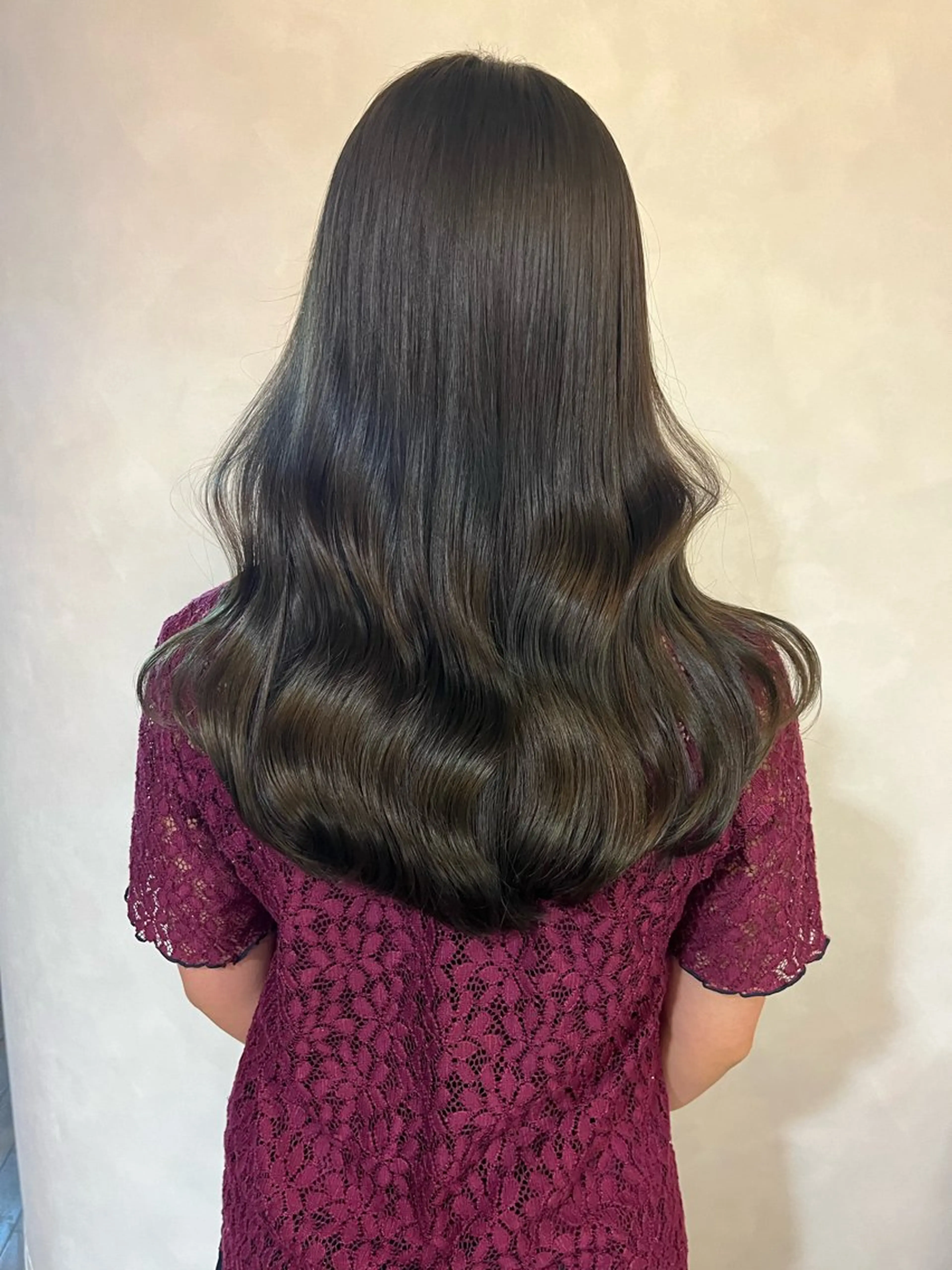 カラー ベージュカラー 透明感カラー オリーブベージュ 栗本 栞のヘアスタイル