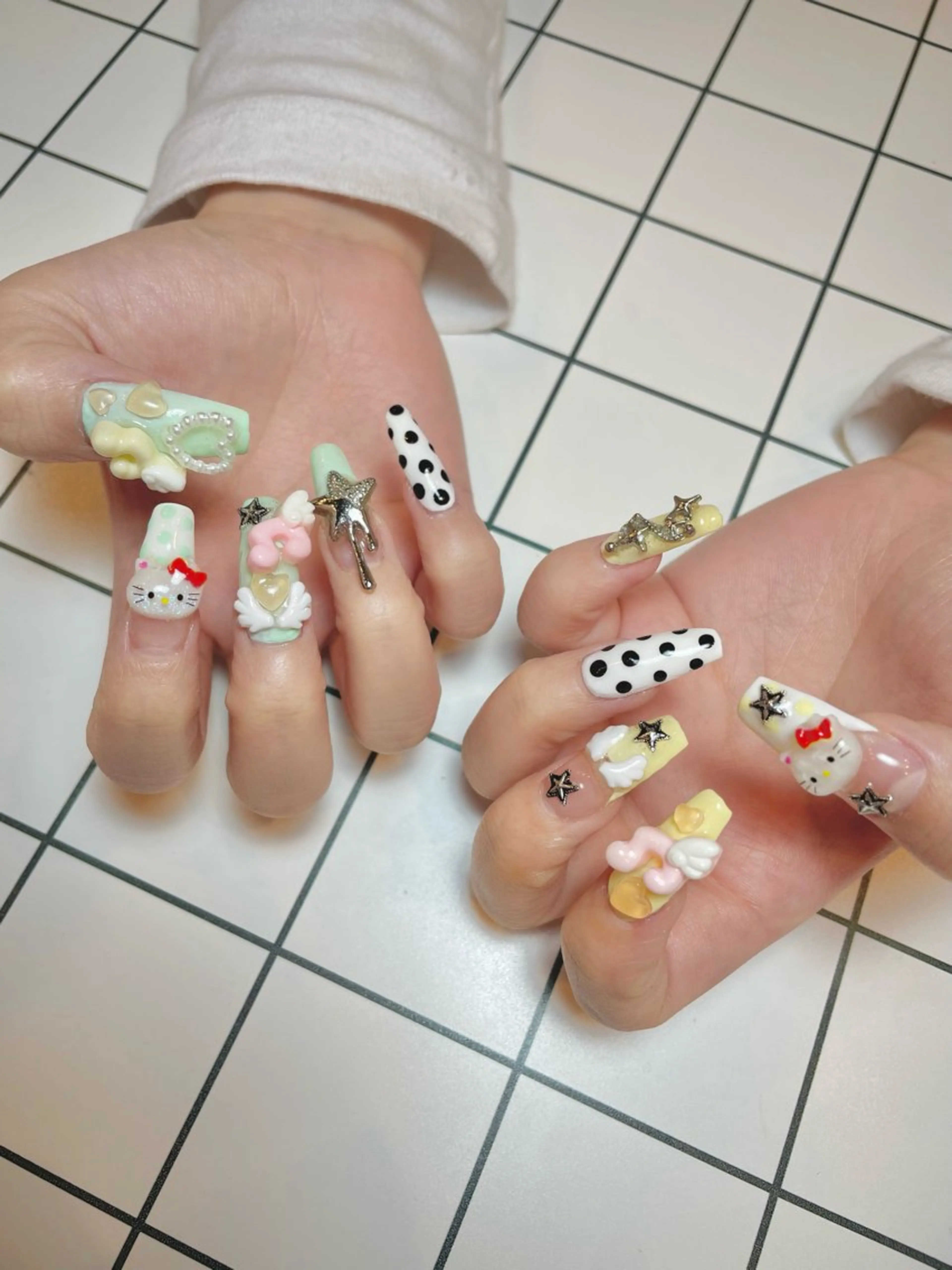 ネイル ドット グリーン 黄色 nail salon POPPYのネイルデザイン