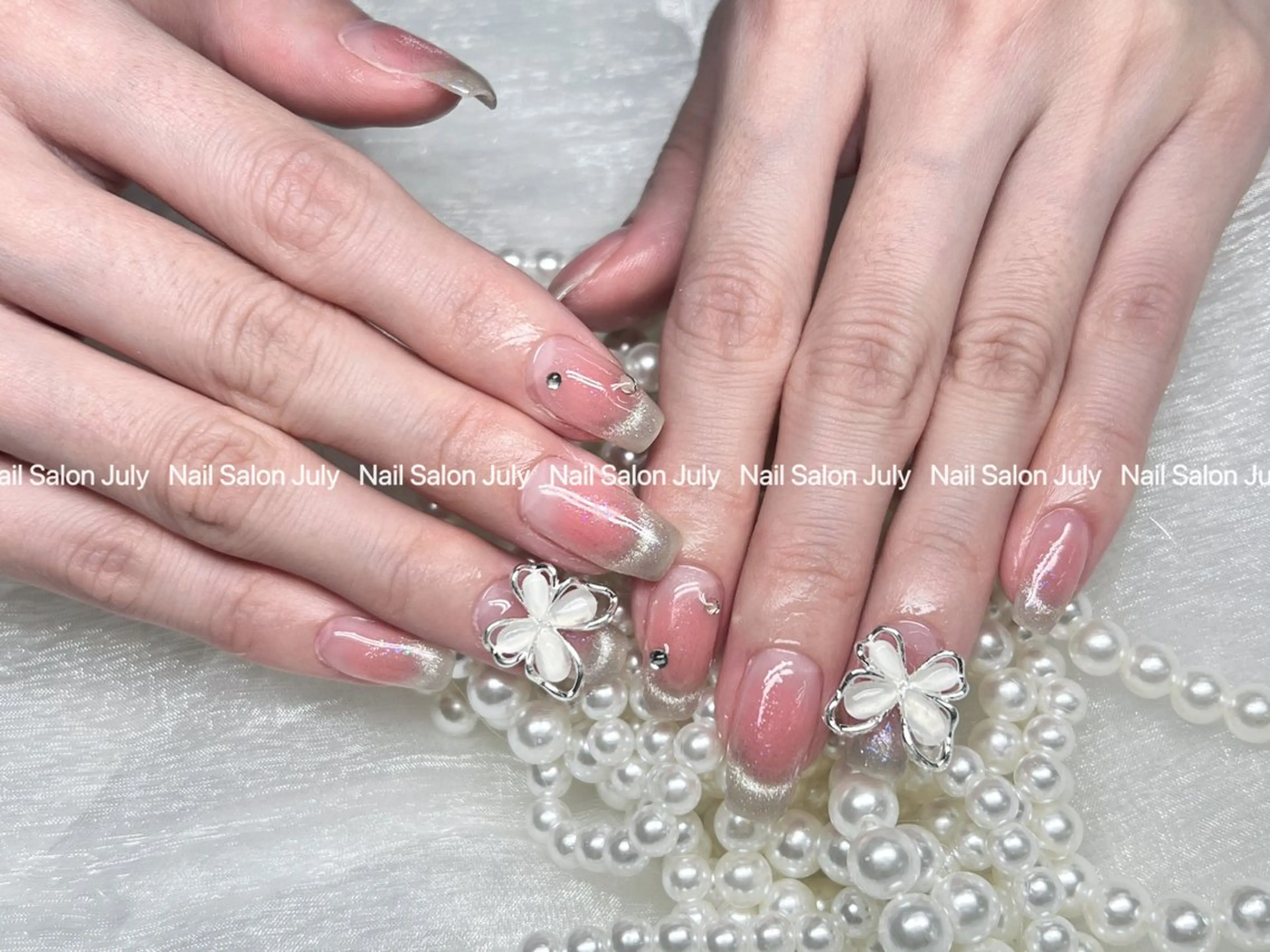 ネイル アートネイル オーロラネイル ジェルネイル ガーリー キラキラネイル July Salonのネイルデザイン