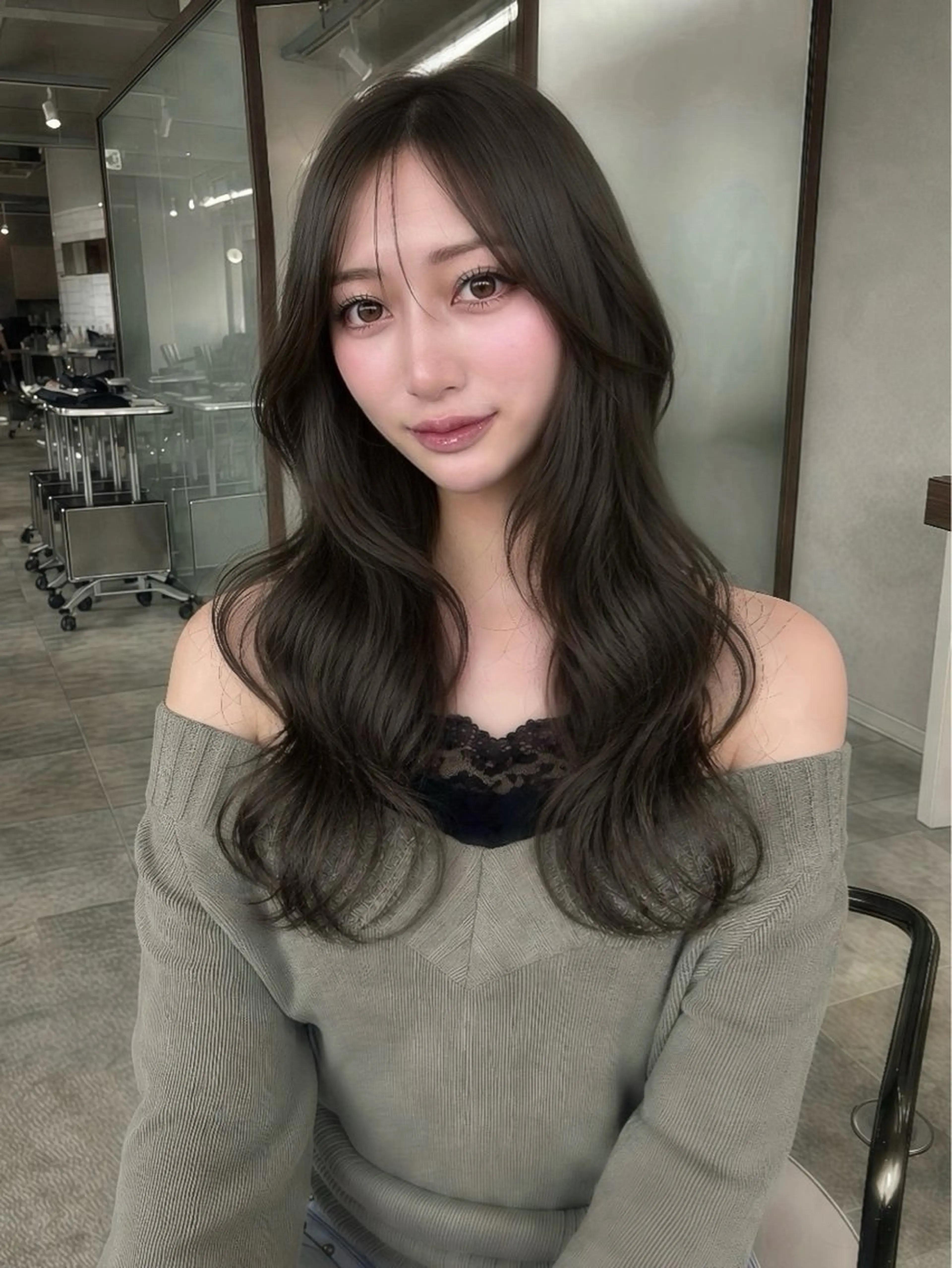 ロング カラー ヘアカラー 家村 茉由のヘアスタイル