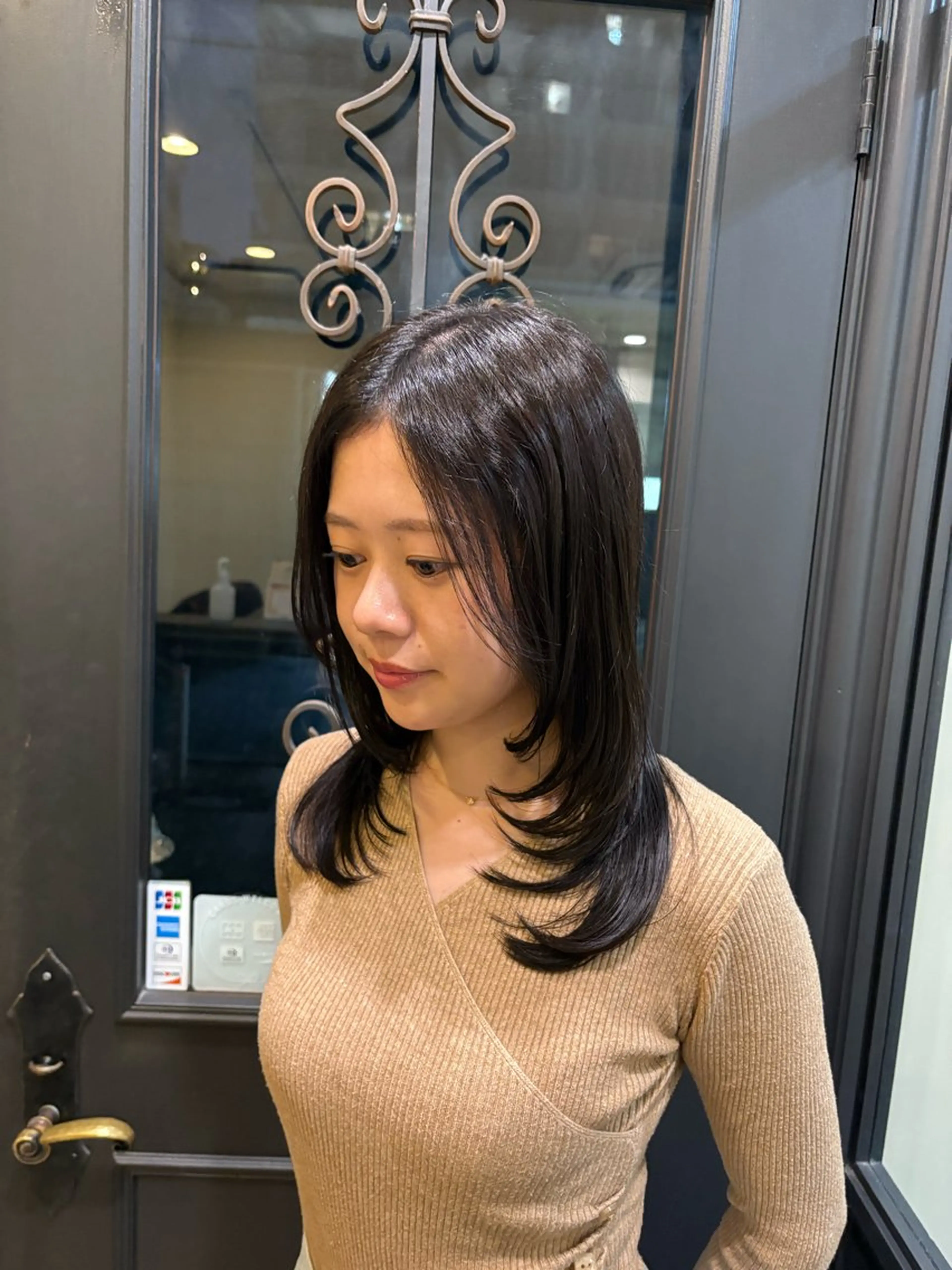 ミディアム カラー カット ヘアカラー しおり🍬 KOKORO🤍のヘアスタイル