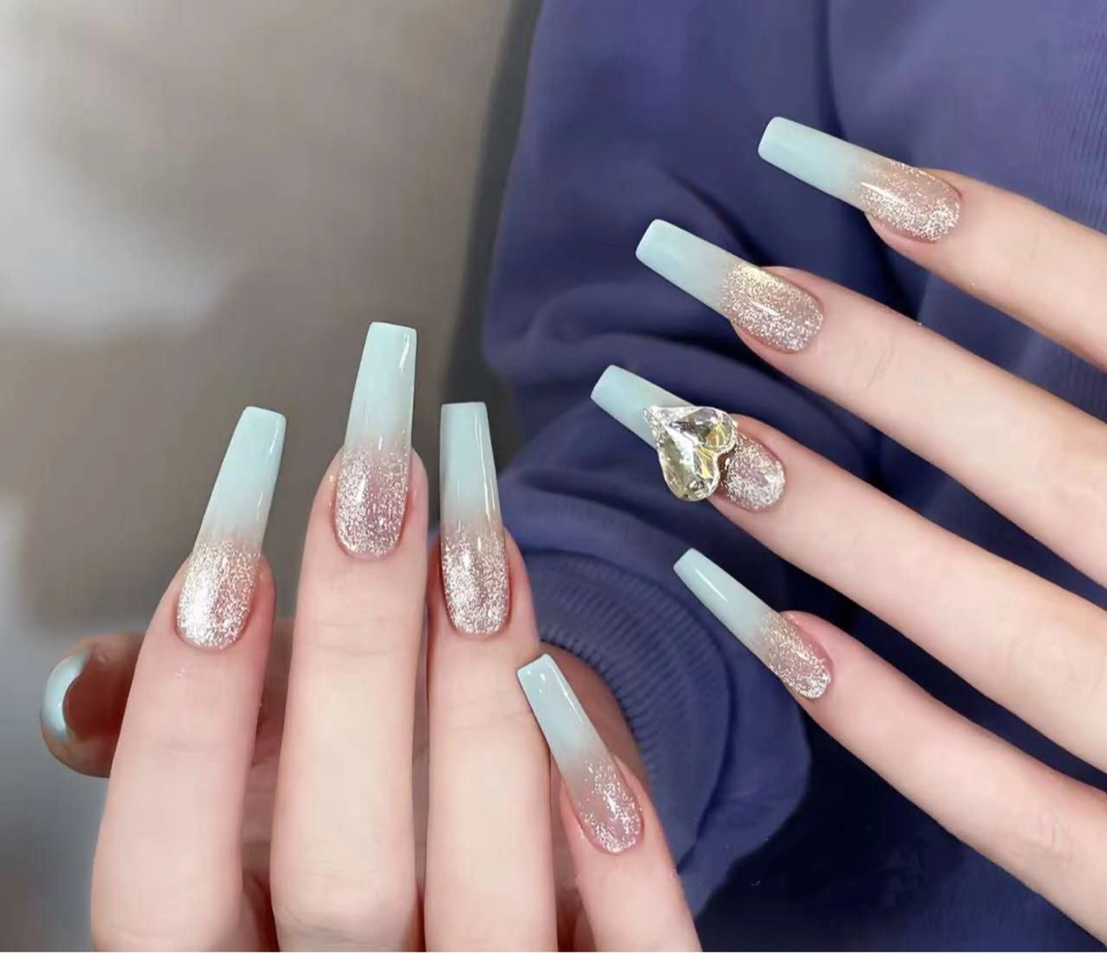 ネイル フラワーネイル フレンチネイル ジェルネイル ガラスフレンチ ハート ハンドネイル 相沢 さやかのネイルデザイン