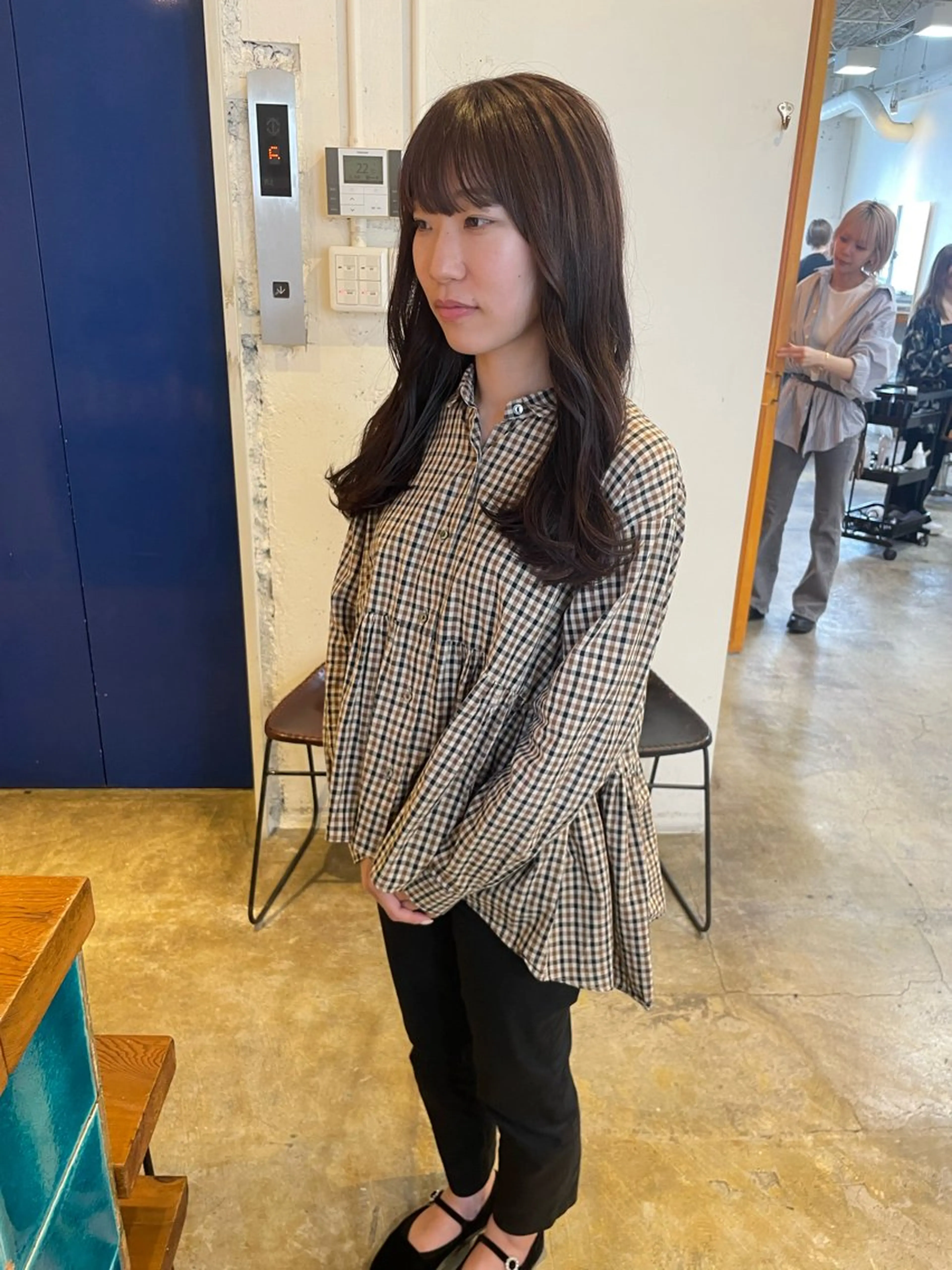 ロング カラー ブラウンカラー チョコレートブラウン カット ヘアカラー トリートメント MIOベージュカラー 柔らかいカラーのヘアスタイル