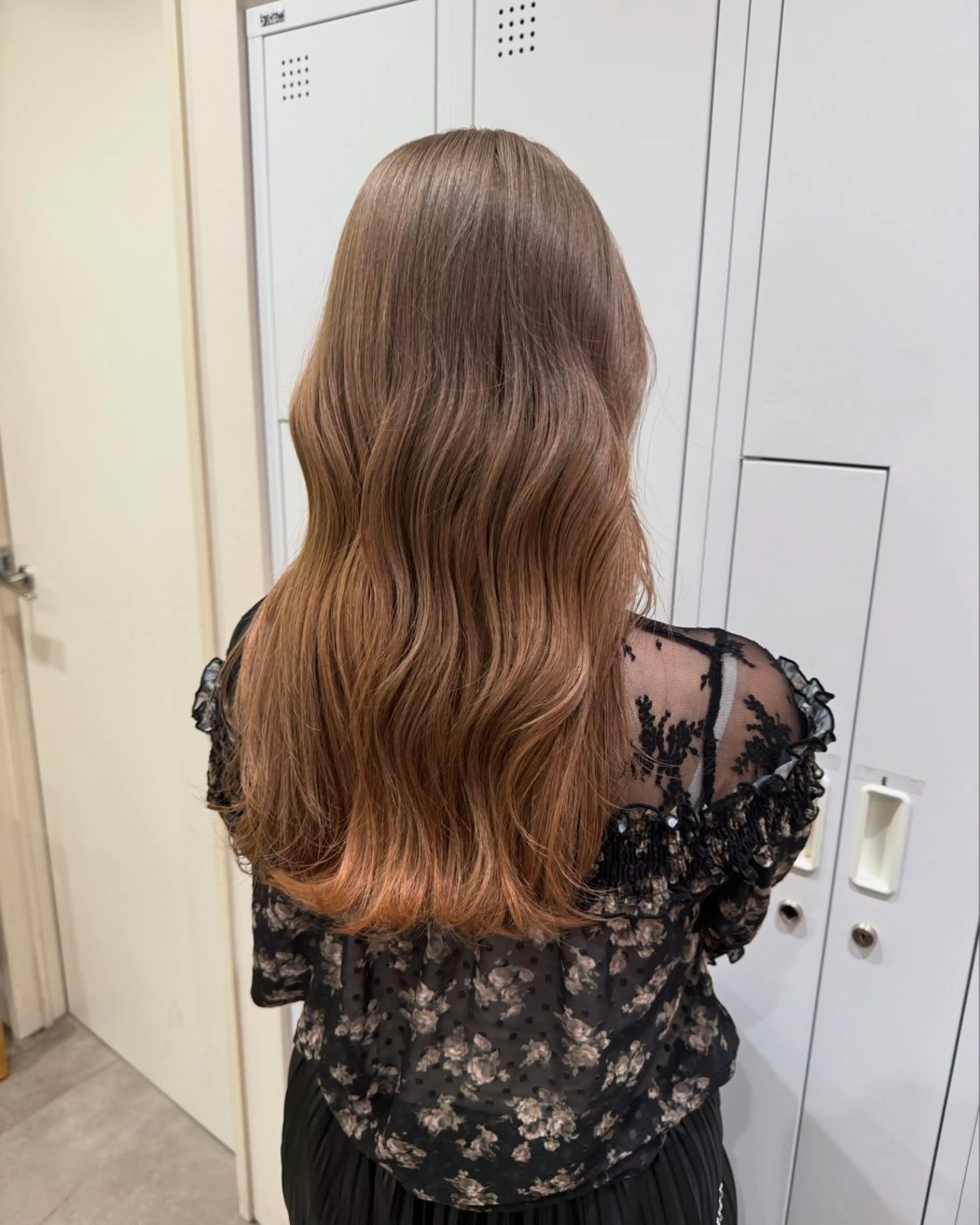 ロング ヘアカラー 松平 拓巳のヘアスタイル