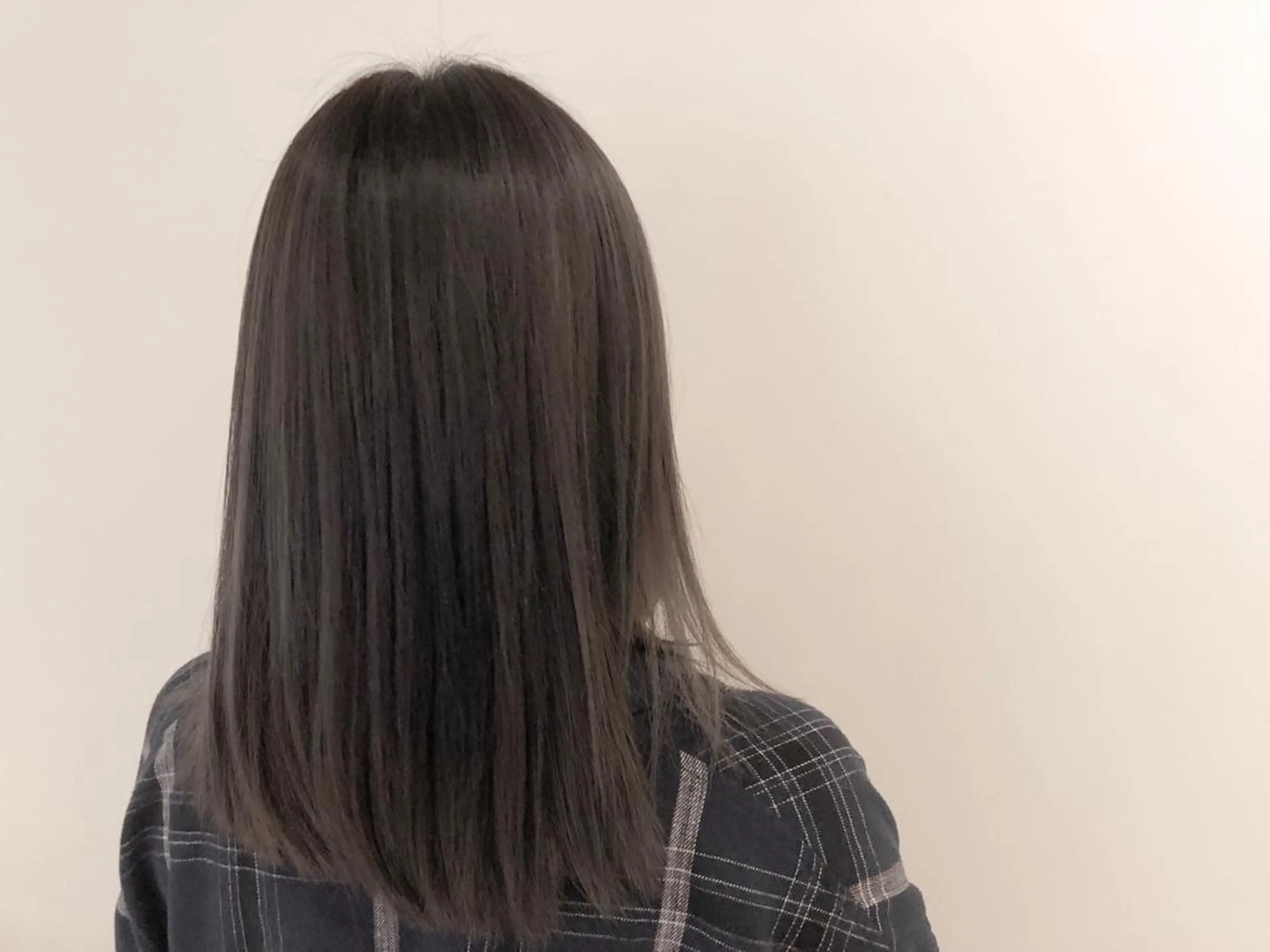 ミディアム カラー ブリーチ ヘアカラー いしだ みさきのヘアスタイル