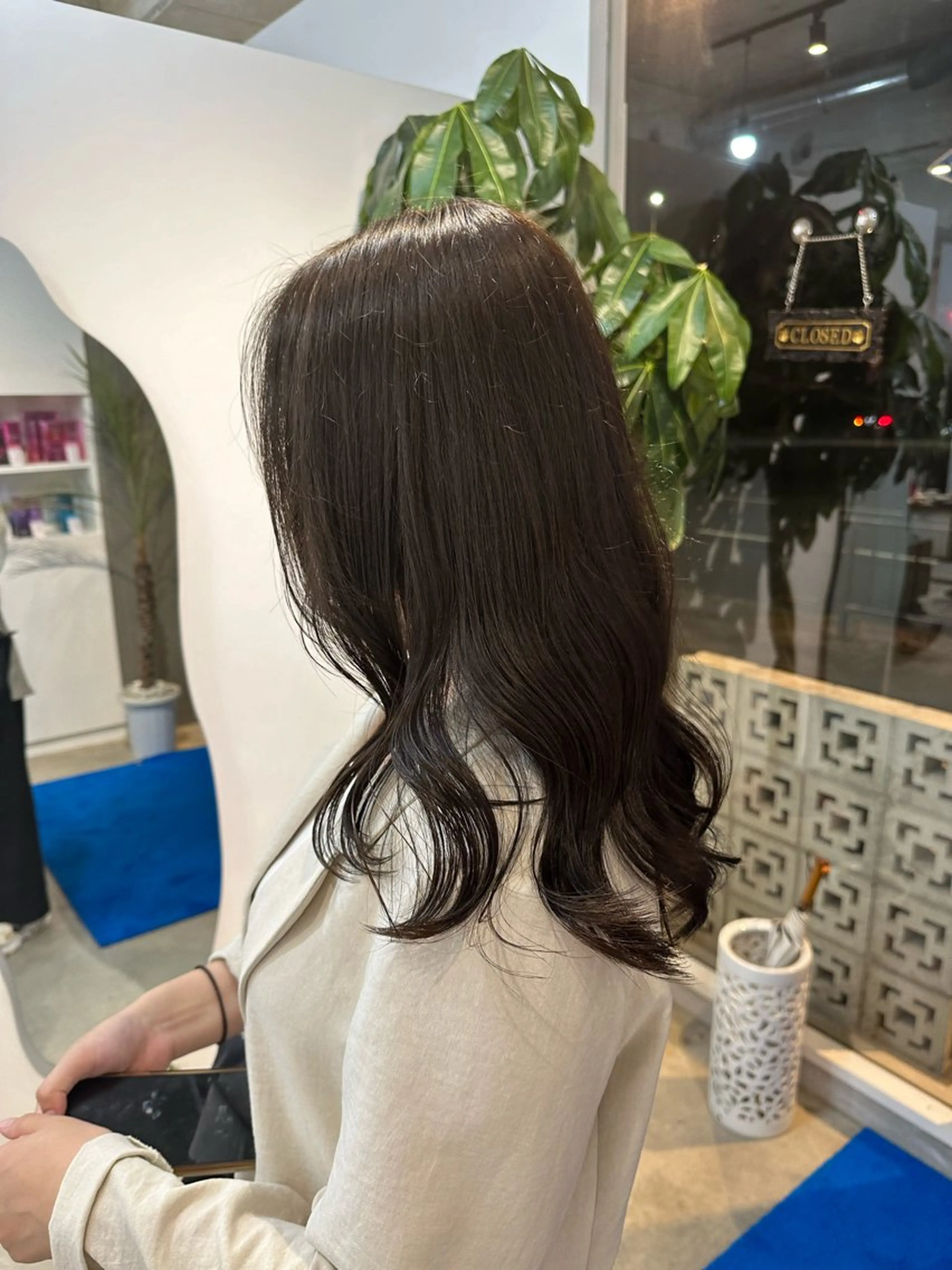 ミディアム カラー カット ヘアカラー トリートメント カイリ /レイヤーカットのヘアスタイル