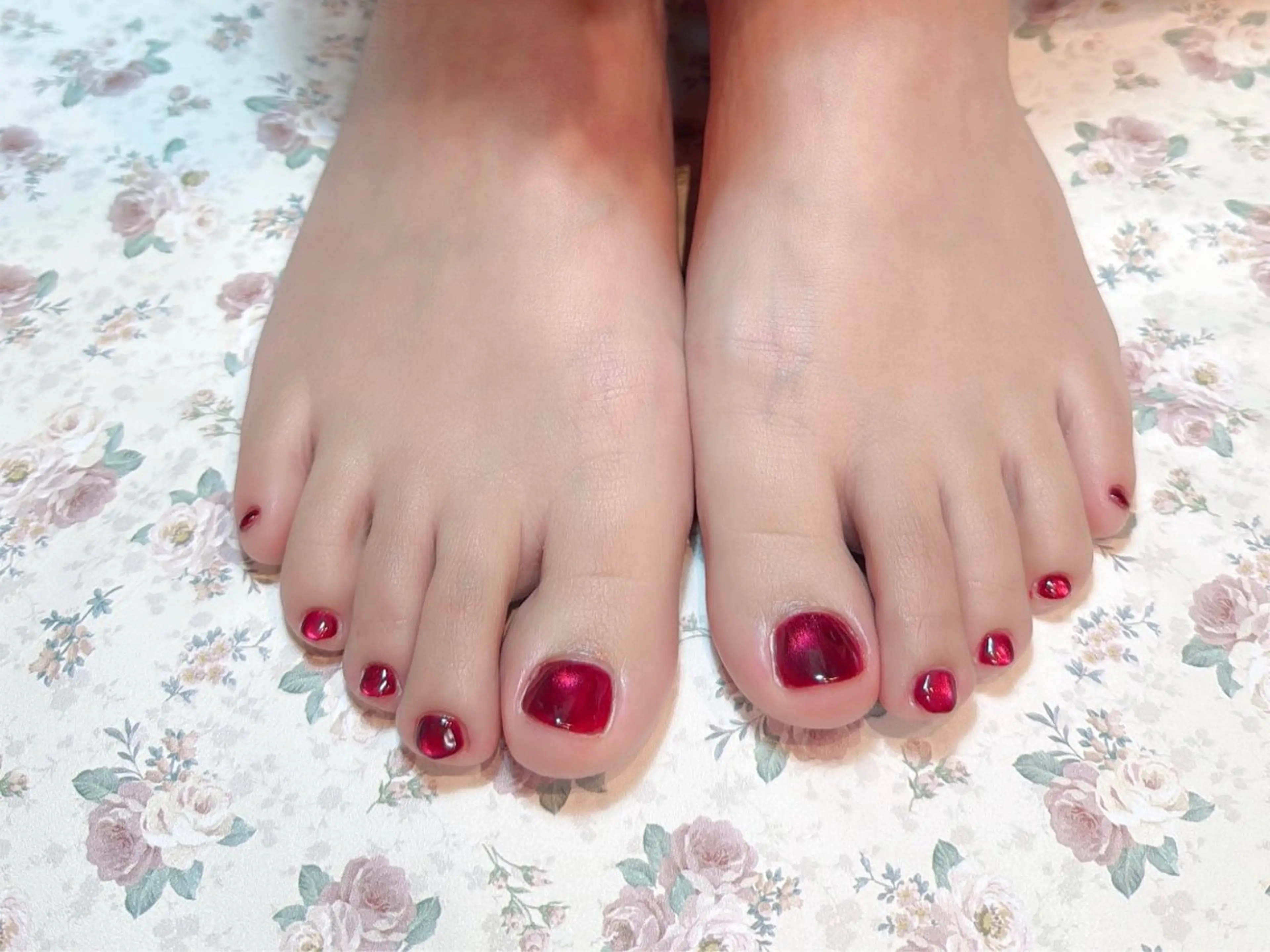 ネイル フットネイル メルシー ゆりのネイルデザイン