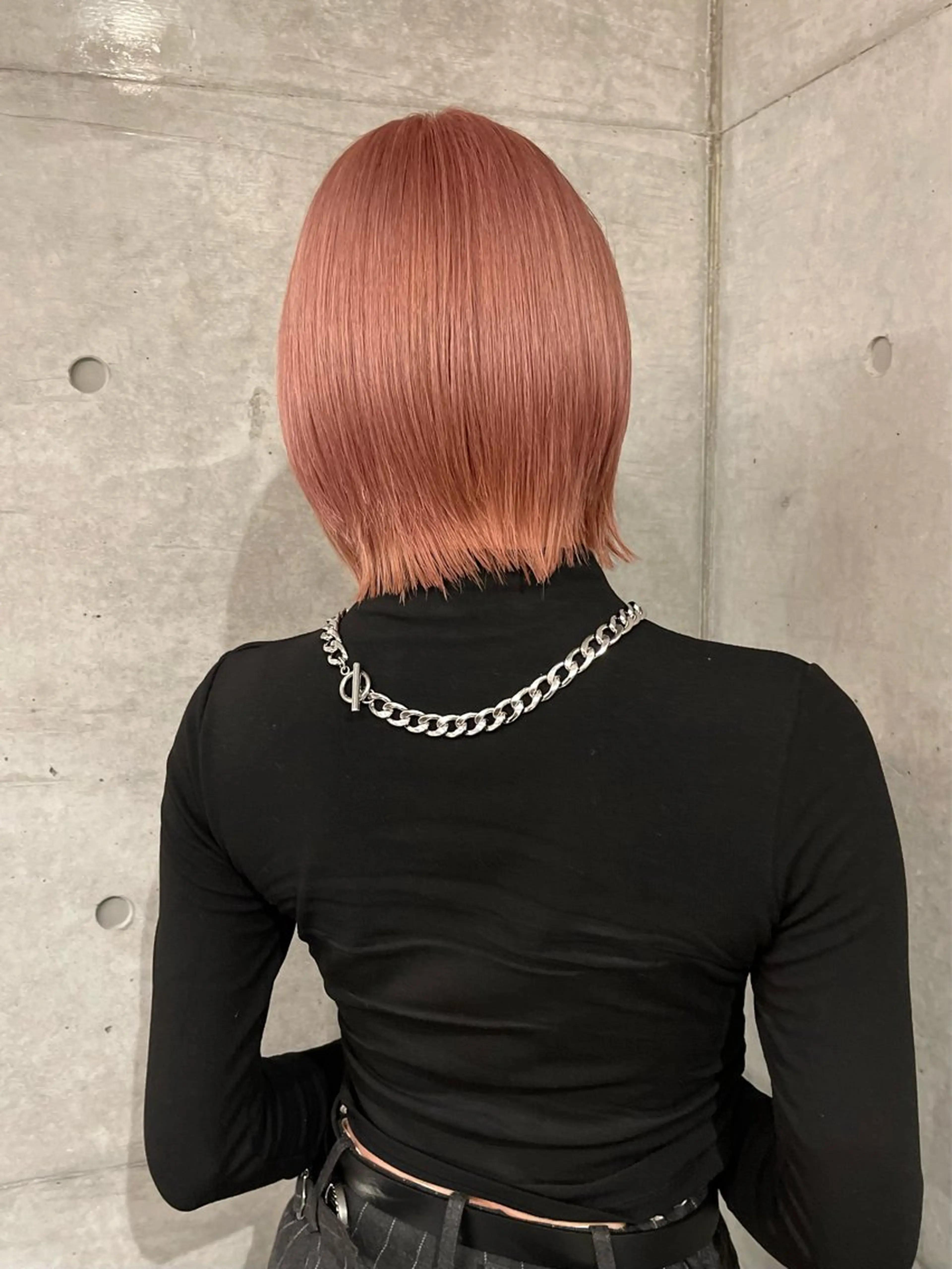 ミディアム カラー ベージュカラー ブリーチ ケアブリーチ ピンクカラー ピンクベージュ ヘアカラー トリートメント レイヤーカットとハイ トーン/HIROKIのヘアスタイル