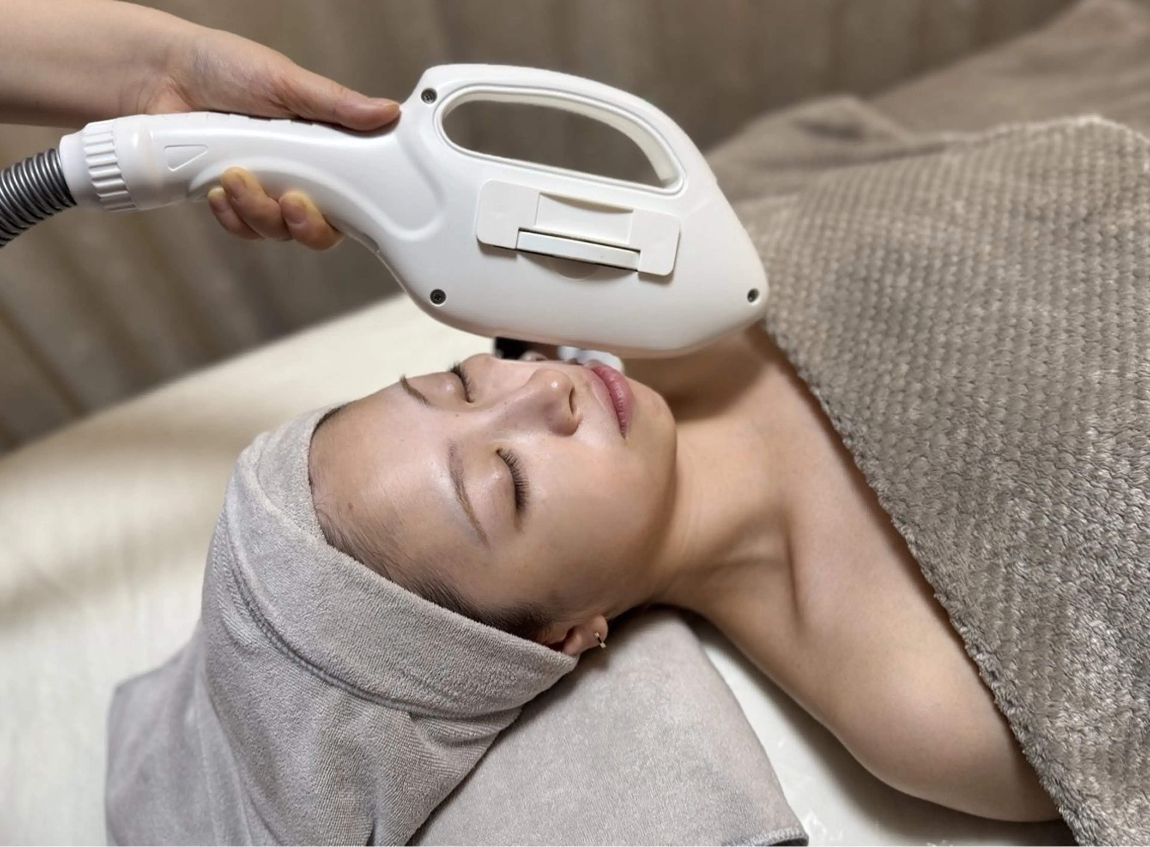 【顔】【全顔脱毛】新生活応援📣始めるなら今がチャンス✨毛穴ケア保湿パック付きの写真