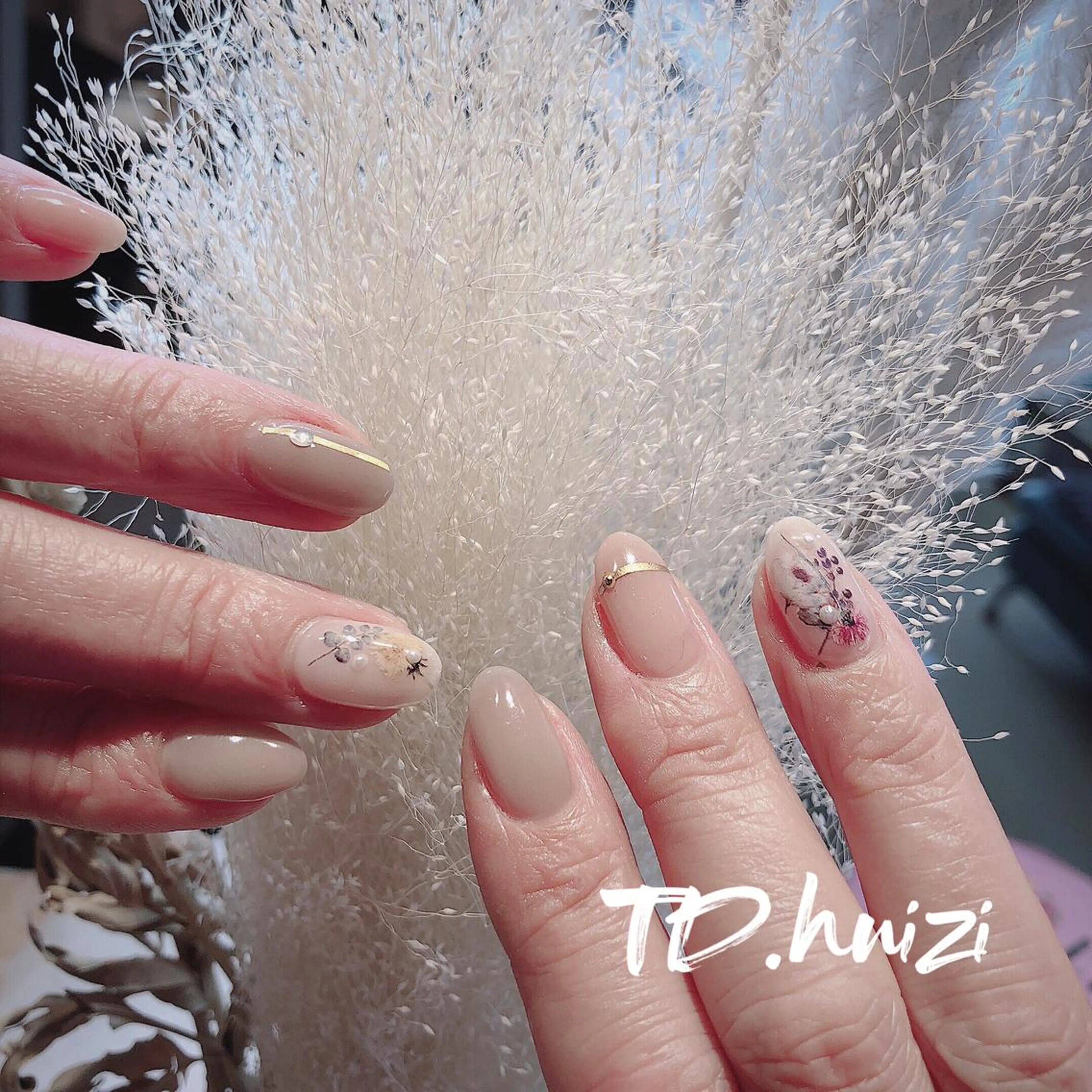 ミディアム めぐみのネイルサロン スタッフ練習のネイルデザイン