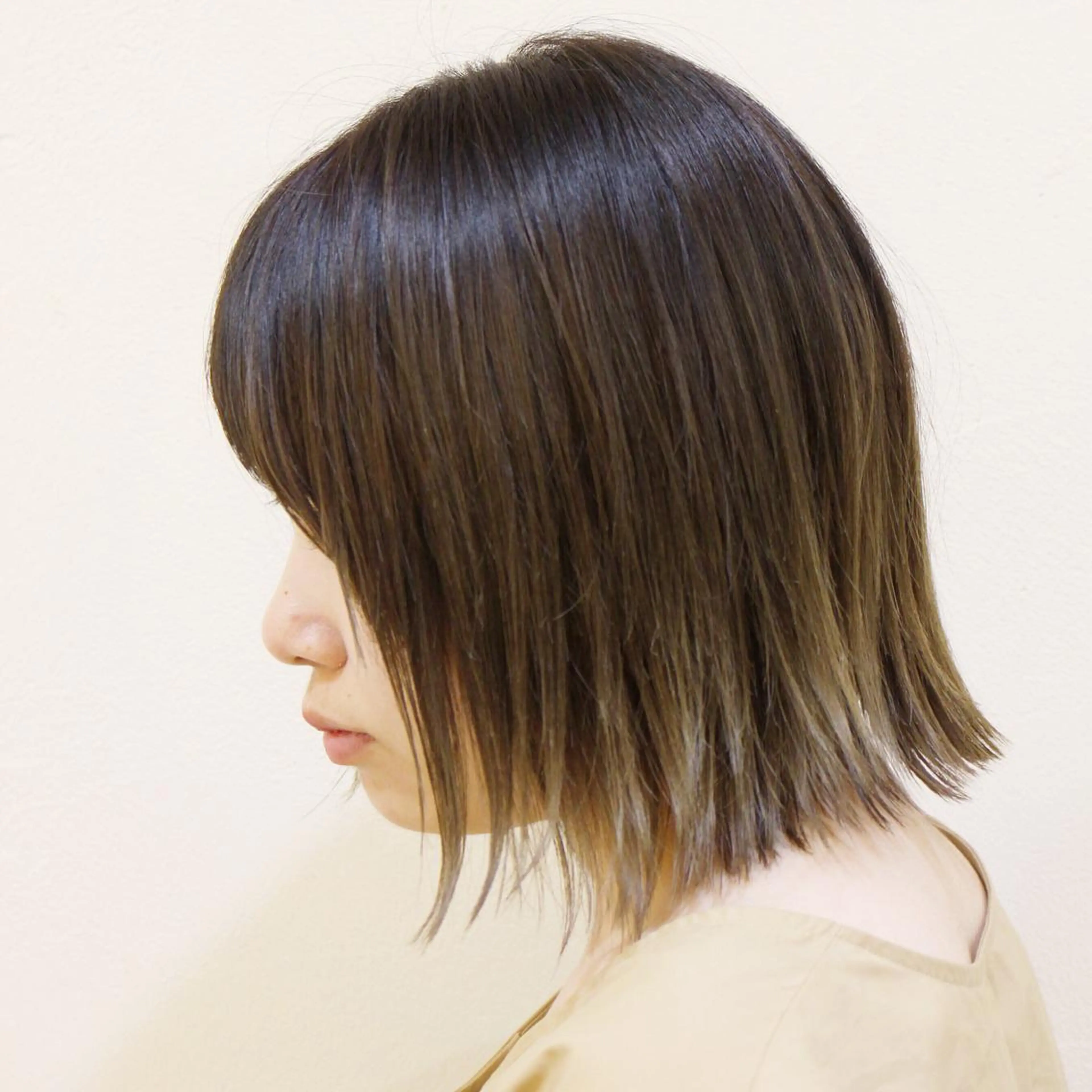 ショート カラー グラデーションカラー ボブ 土居 正季のヘアスタイル