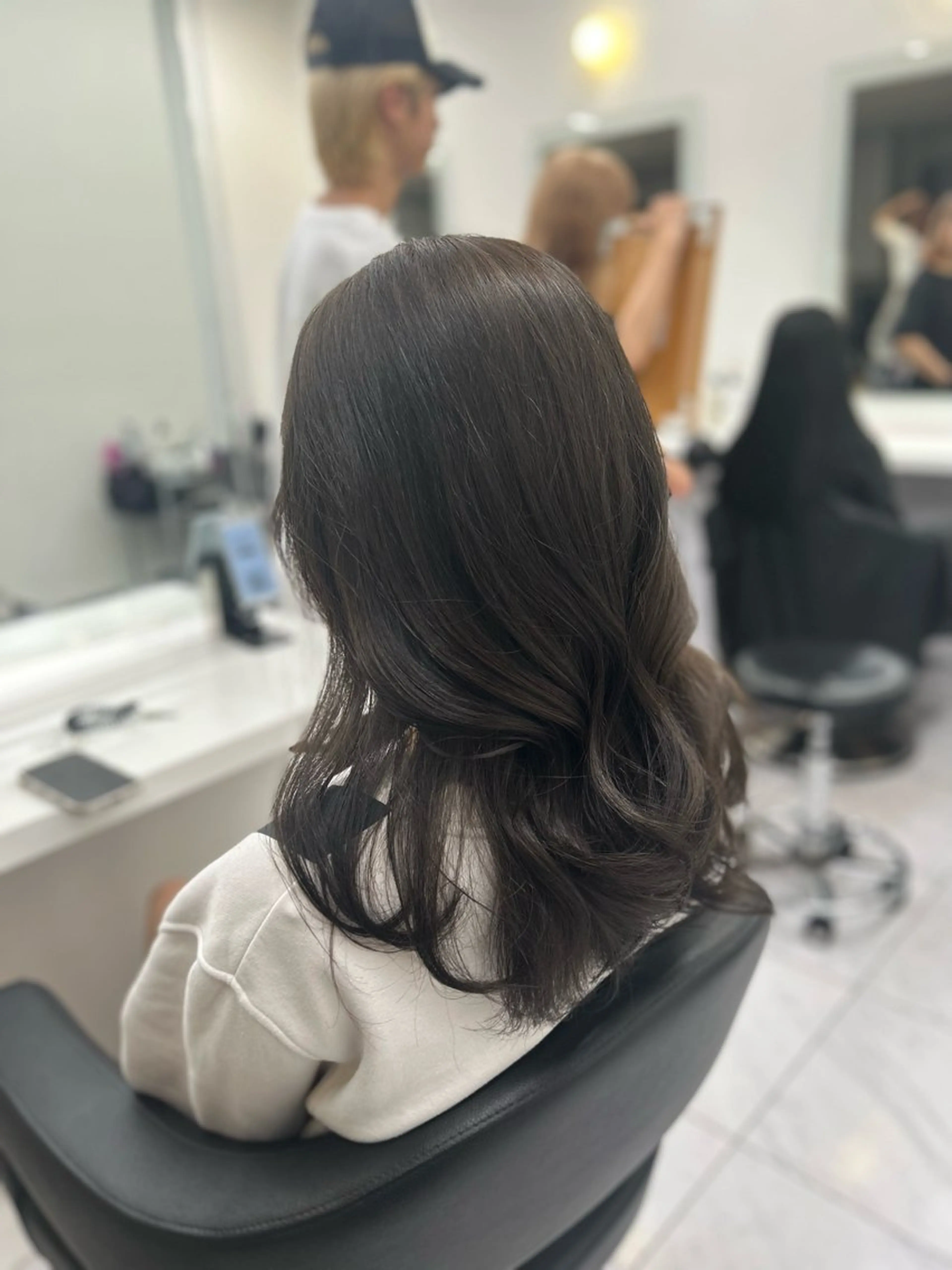 ロング カラー ヘアカラー トリートメント ヘアセット ブリーチなしカラー/ ブラウン/レイヤーのヘアスタイル