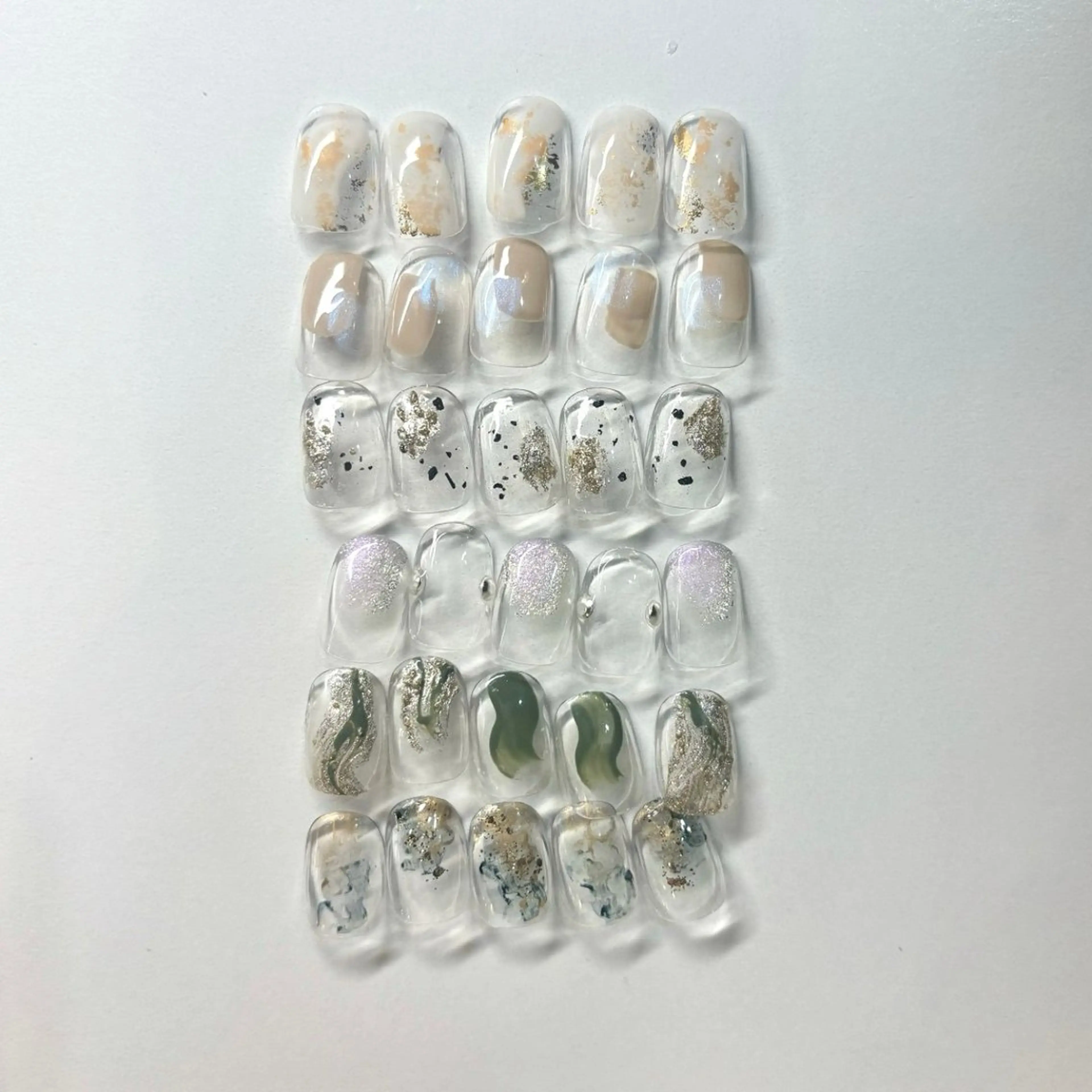 ネイル 大人ワンホン キラキラ／Ayanoのネイルデザイン