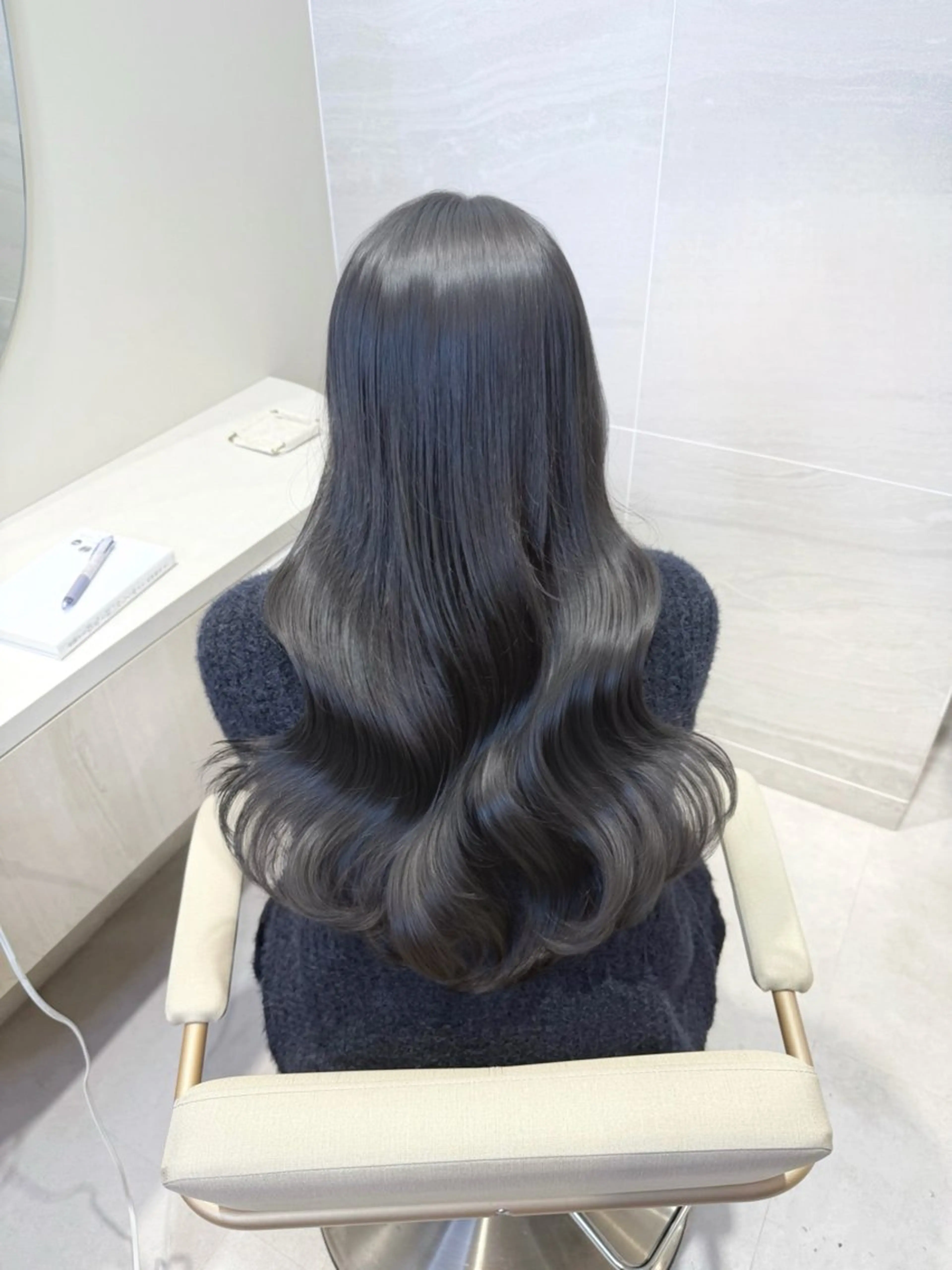 ロング カラー ダークグレー ダークグレージュ グレージュ イルミナカラー カット ヘアカラー トリートメント 透明感カラー🌿 グレージュ🐺陽介のヘアスタイル