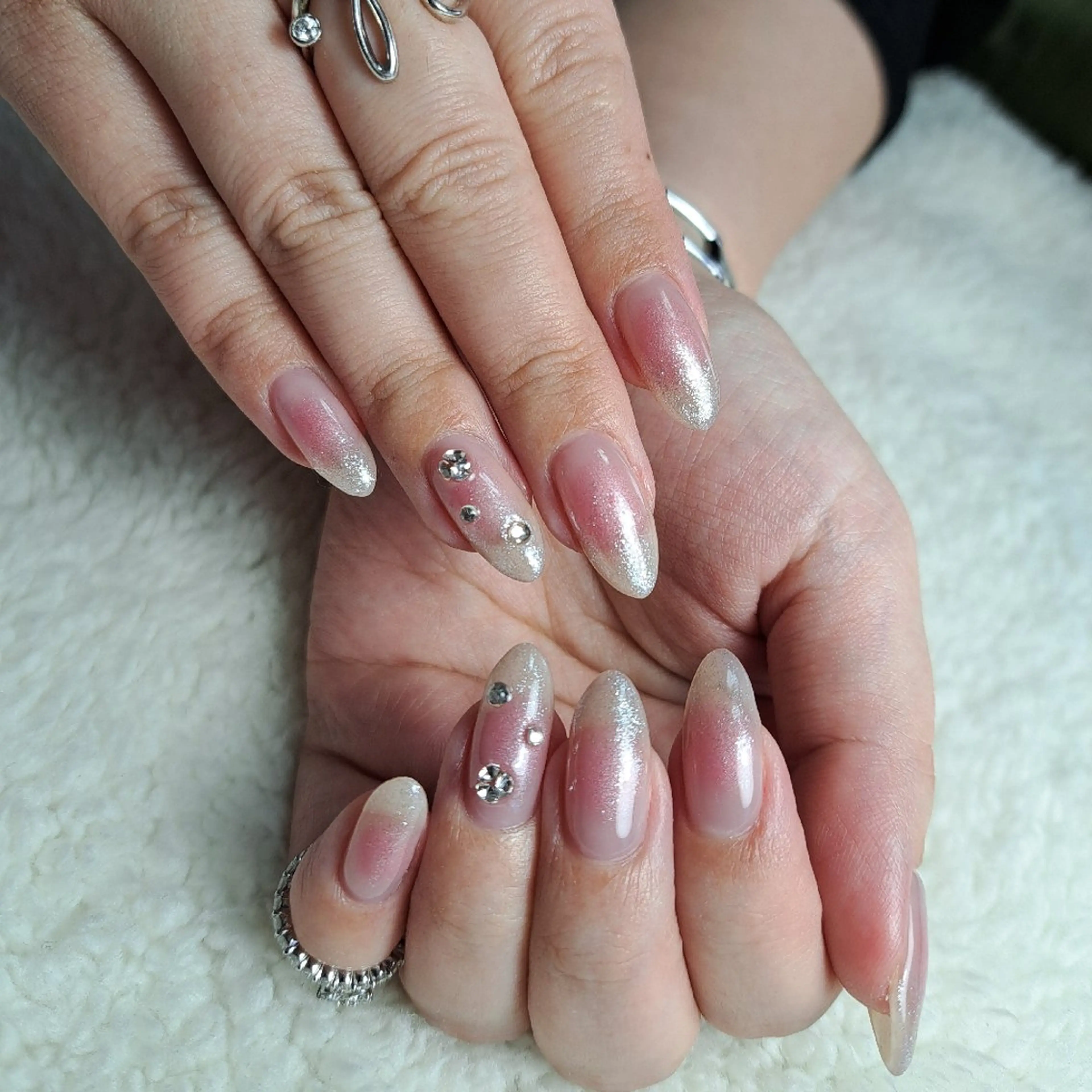 ネイル チークネイル HAYASHI  Nのネイルデザイン