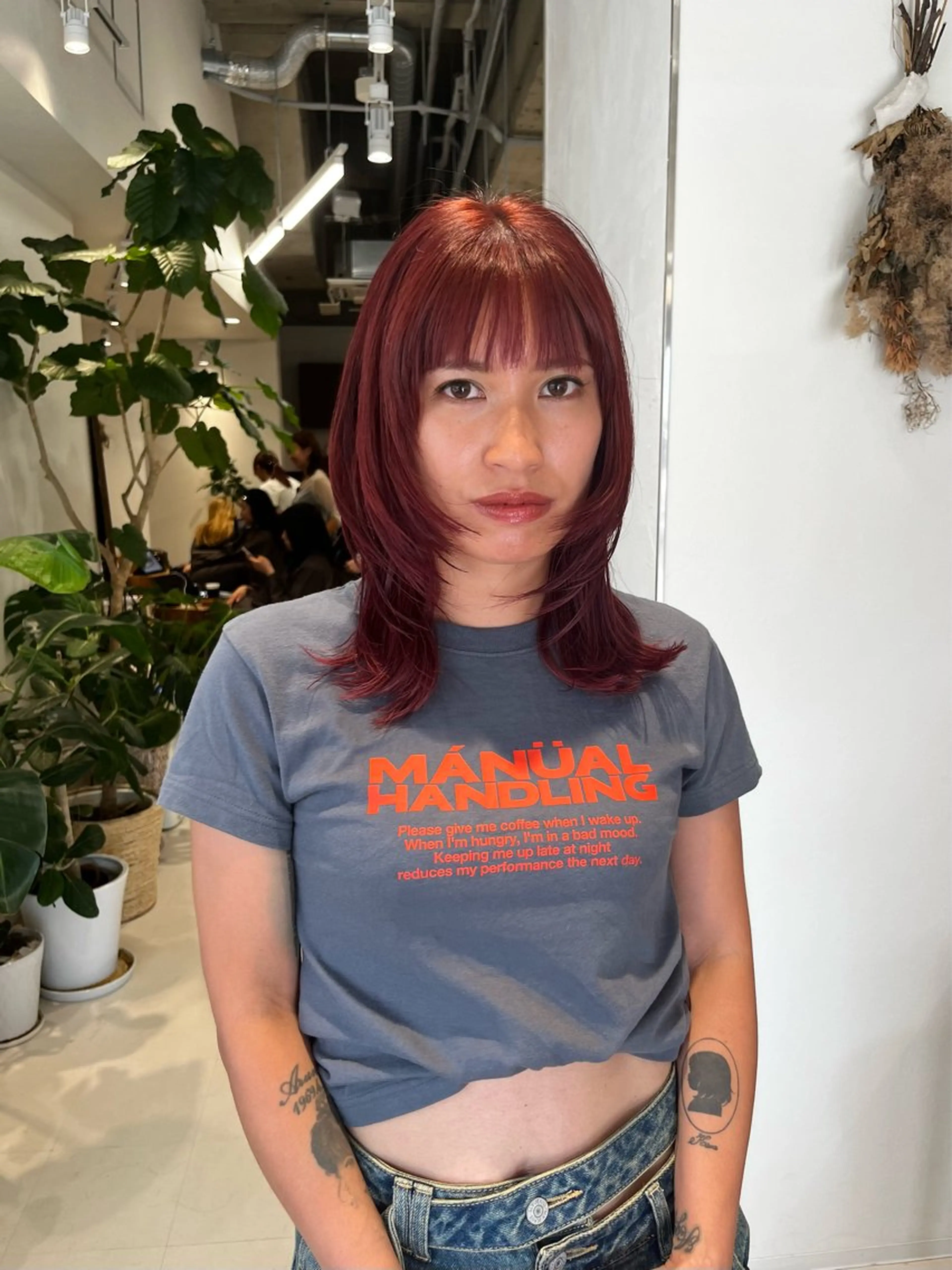 ミディアム カラー ボルドーカラー レイヤーカット カット ヘアカラー トリートメント レイヤーカット/ブラ ウンカラー/河野凜のヘアスタイル