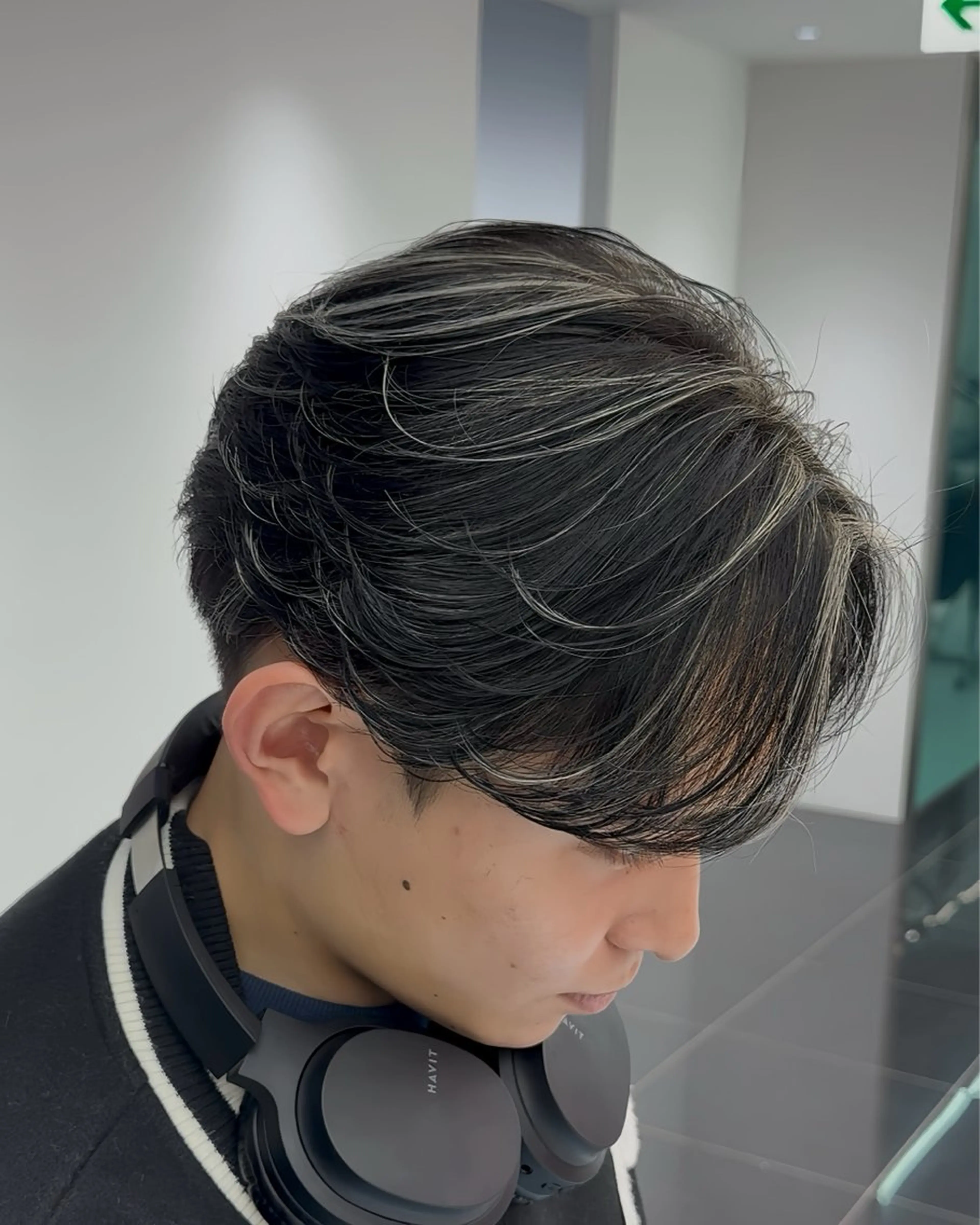 カラー メンズ メンズハイライト ハイライトカラー ヘアカラー 高崎 堅心のヘアスタイル