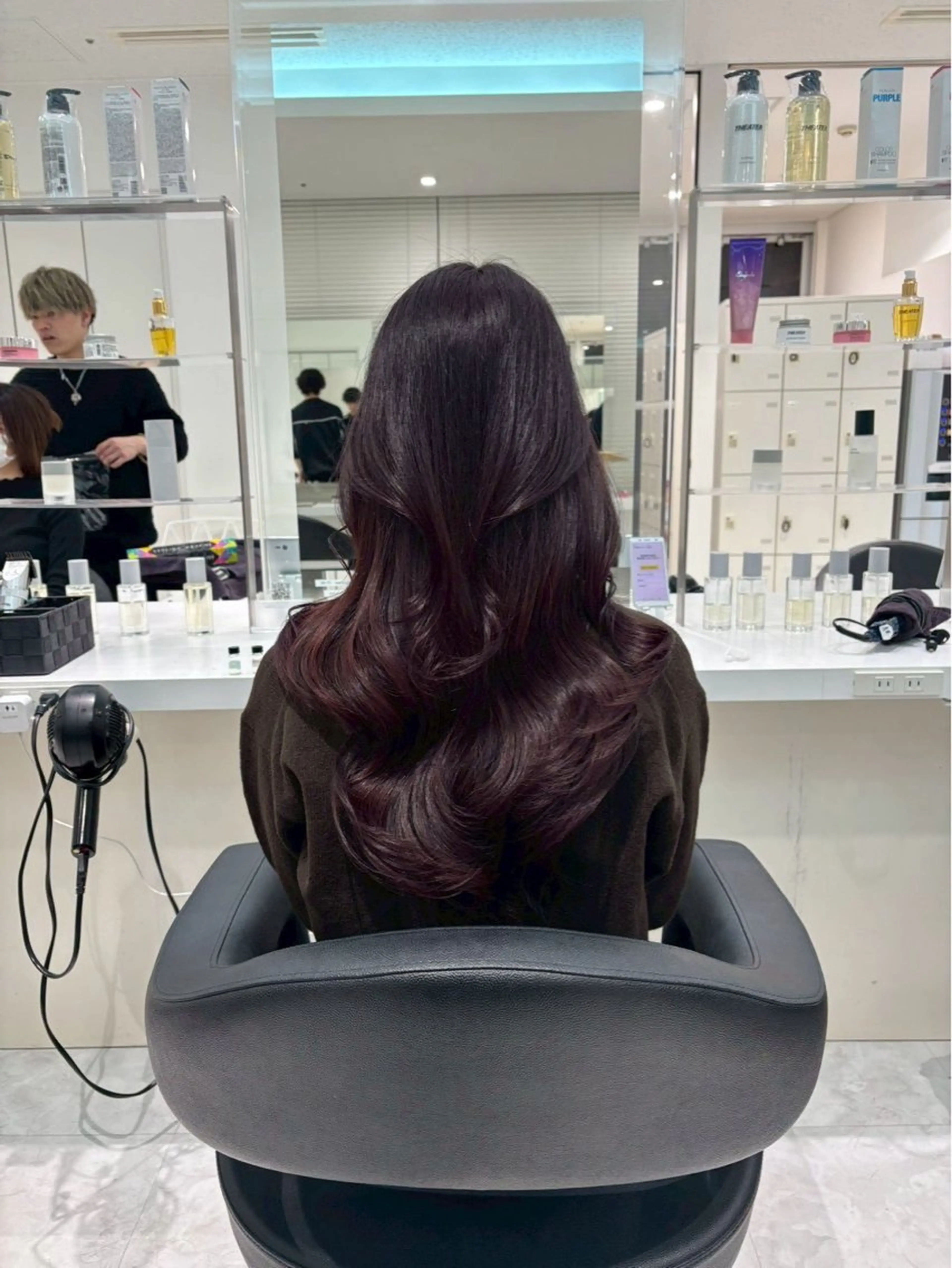 ロング カラー ヘアアレンジ ヘアカラー トリートメント 🌈くれは🎨デザイ ン🌟ダメージレスのヘアスタイル
