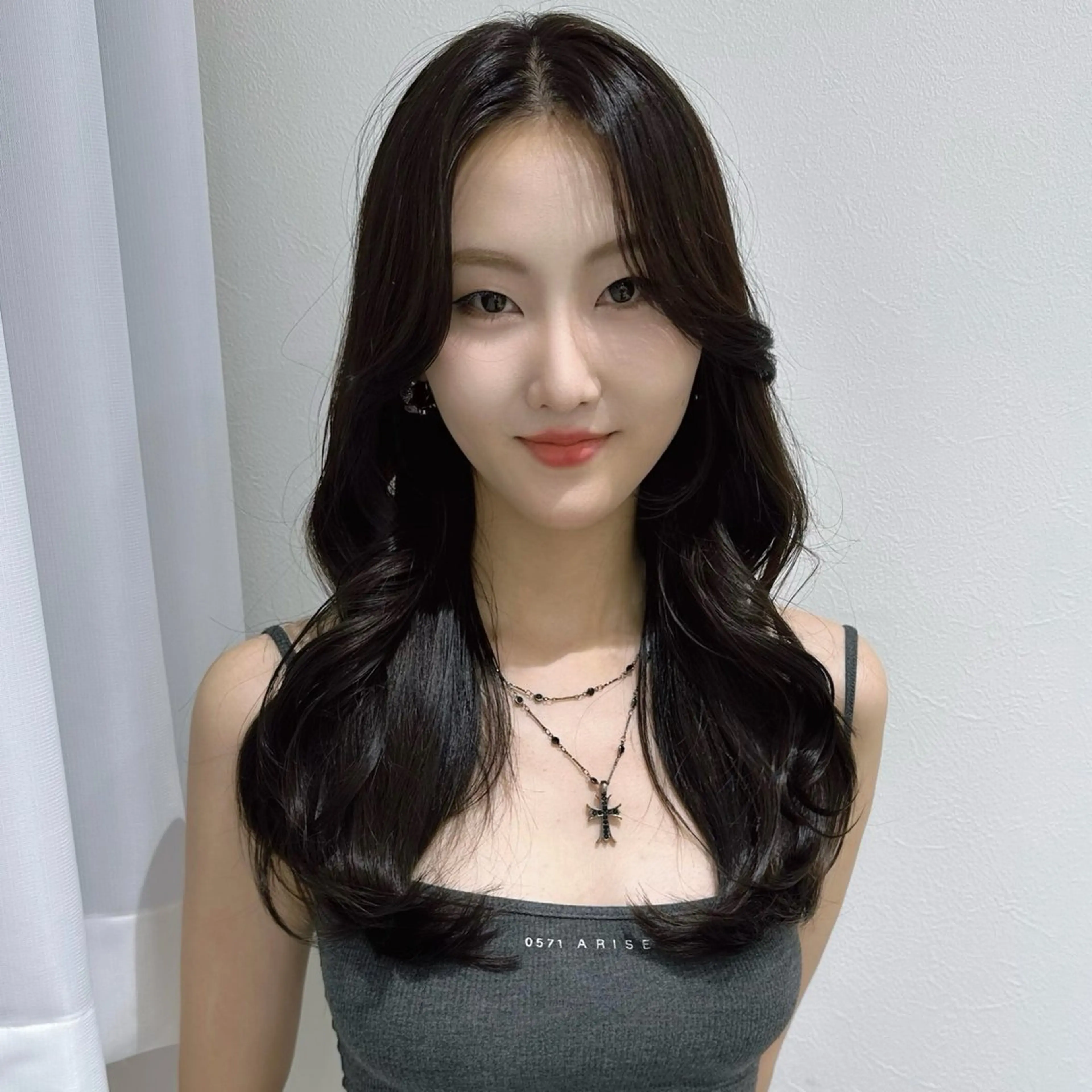 ロング ロングレイヤー レッドブラウン くびれヘア 髪質改善 ヨシンモリ 韓国𝐻𝑎𝑖𝑟 🇰🇷🖤ハラのヘアスタイル