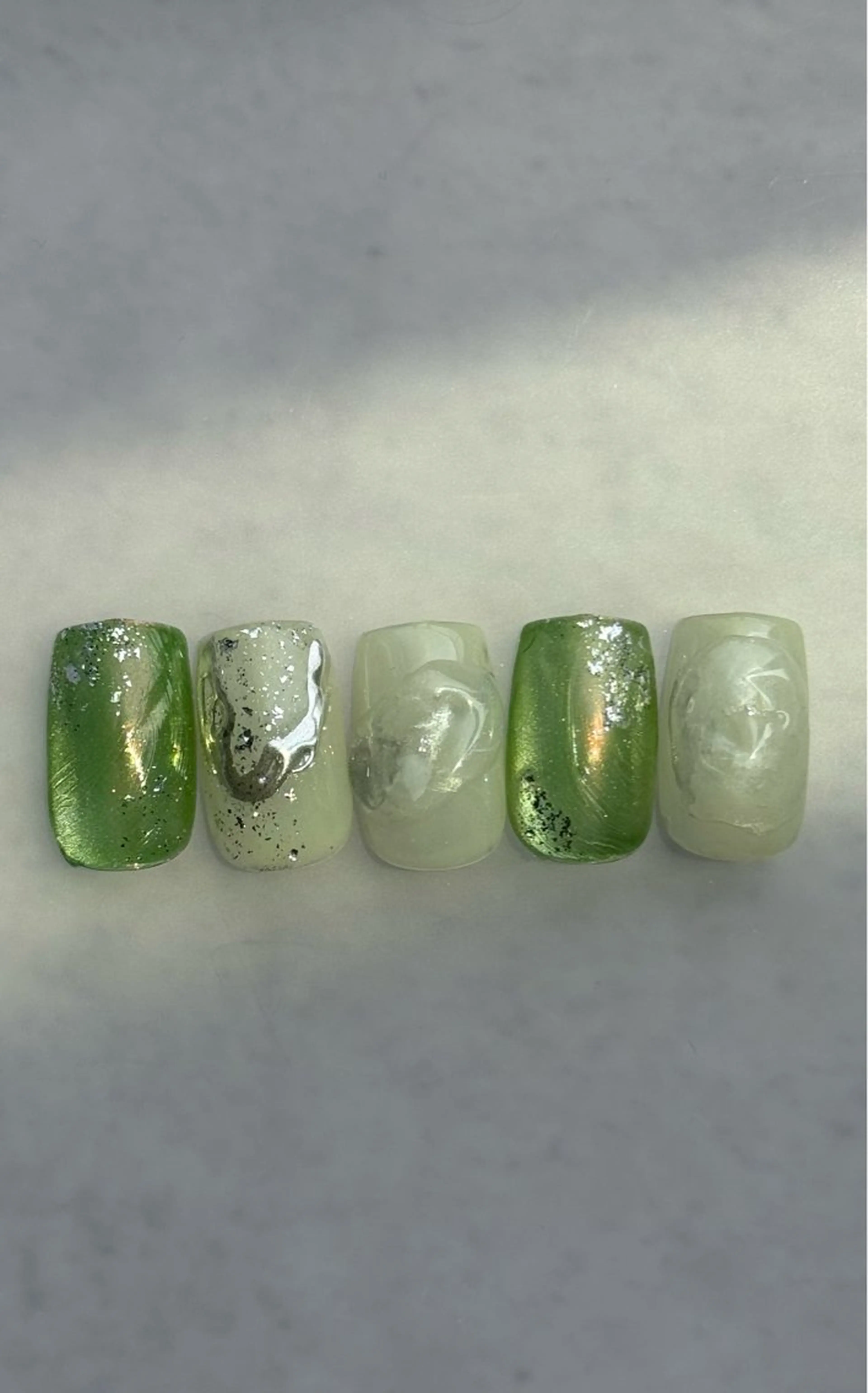 ネイル ジェルネイル マグネットネイル ハンドネイル CALMO WORKSのネイルデザイン