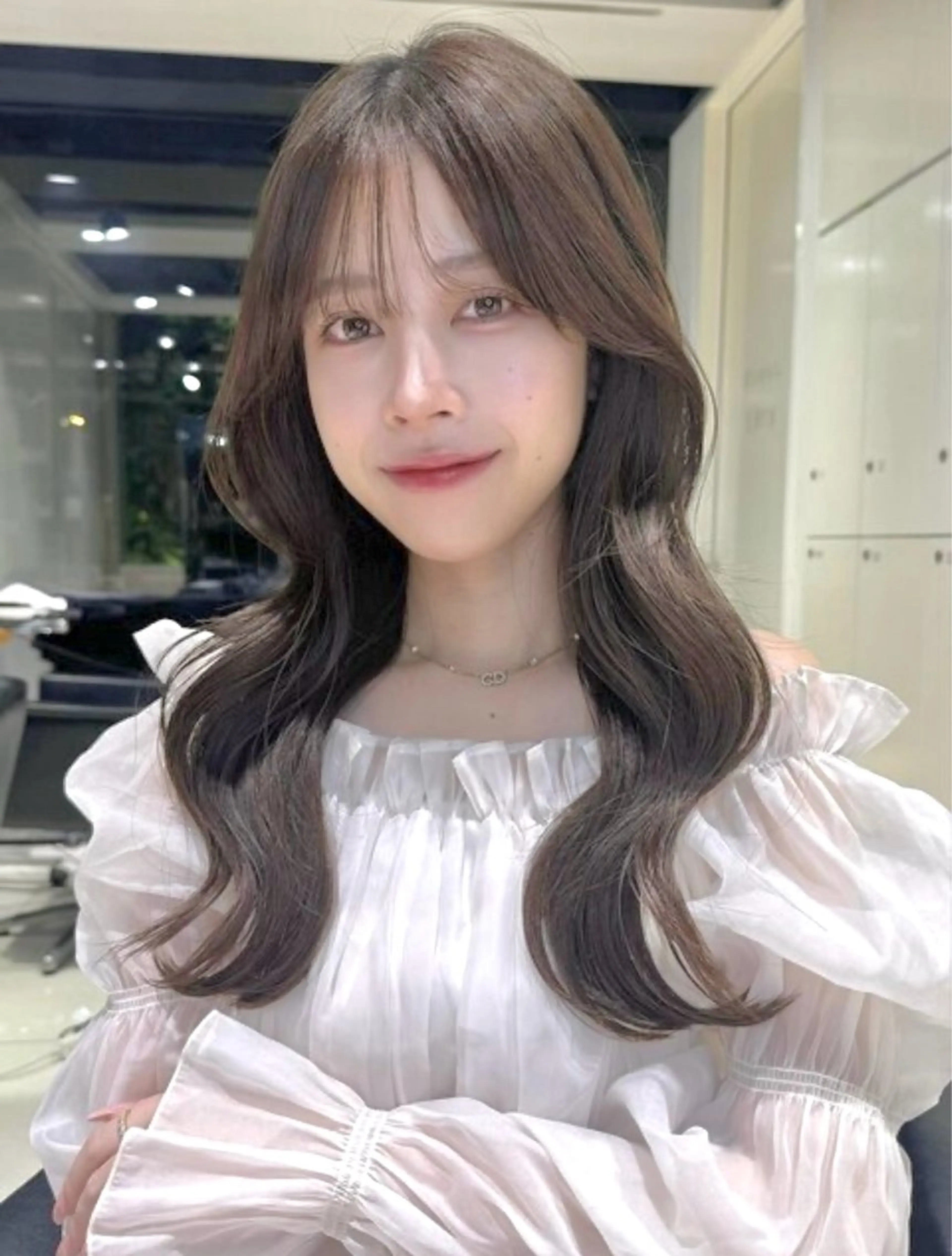 ロング カラー ブラウンカラー オリーブブラウン 髪質改善 韓国風ヘア トリートメント 岡田まみ🍒🤍 透明感カラーのヘアスタイル