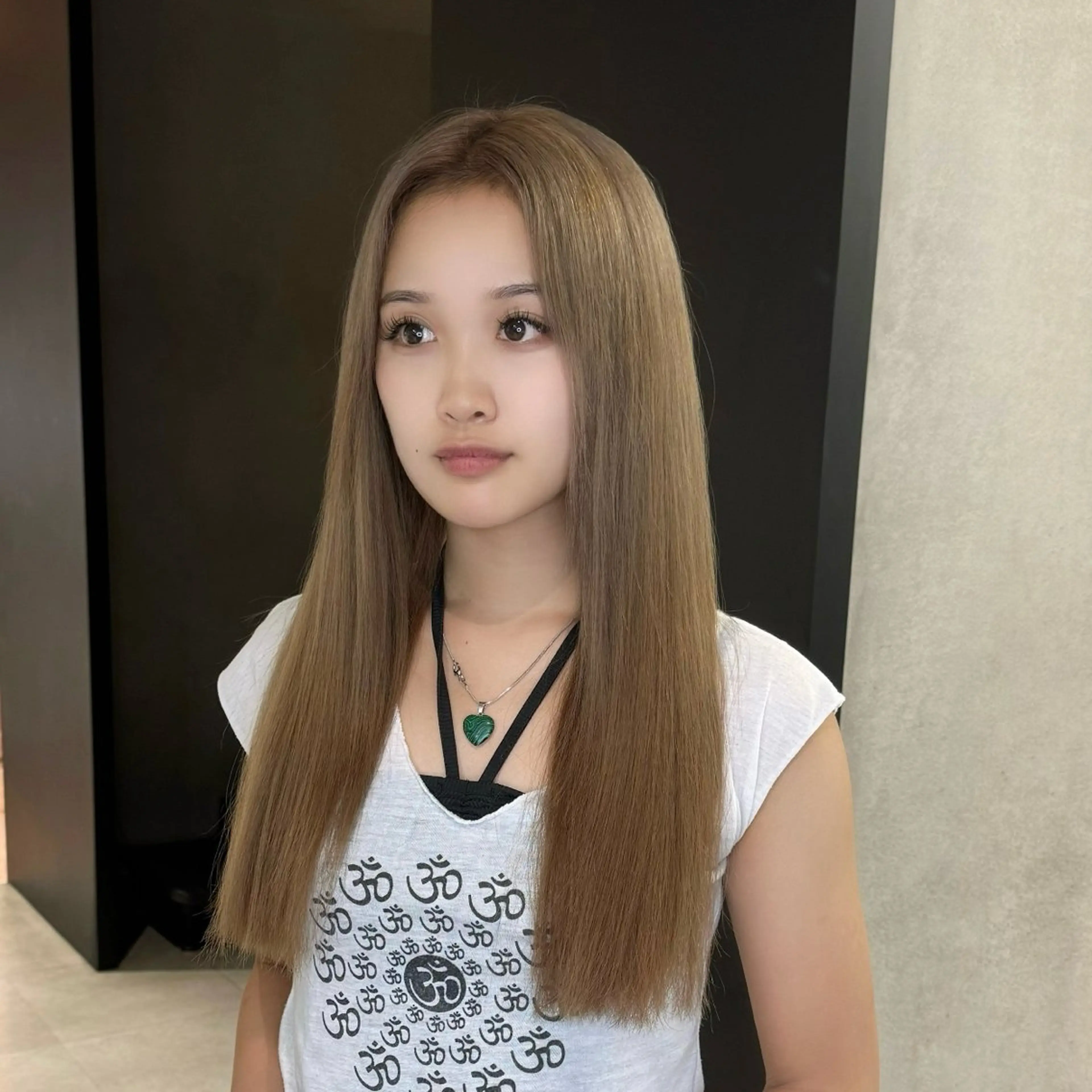 カラー ヘアカラー オフホワイト大阪店（off white）所属・LENA🎀 ハイトーン/エクステのヘアスタイル