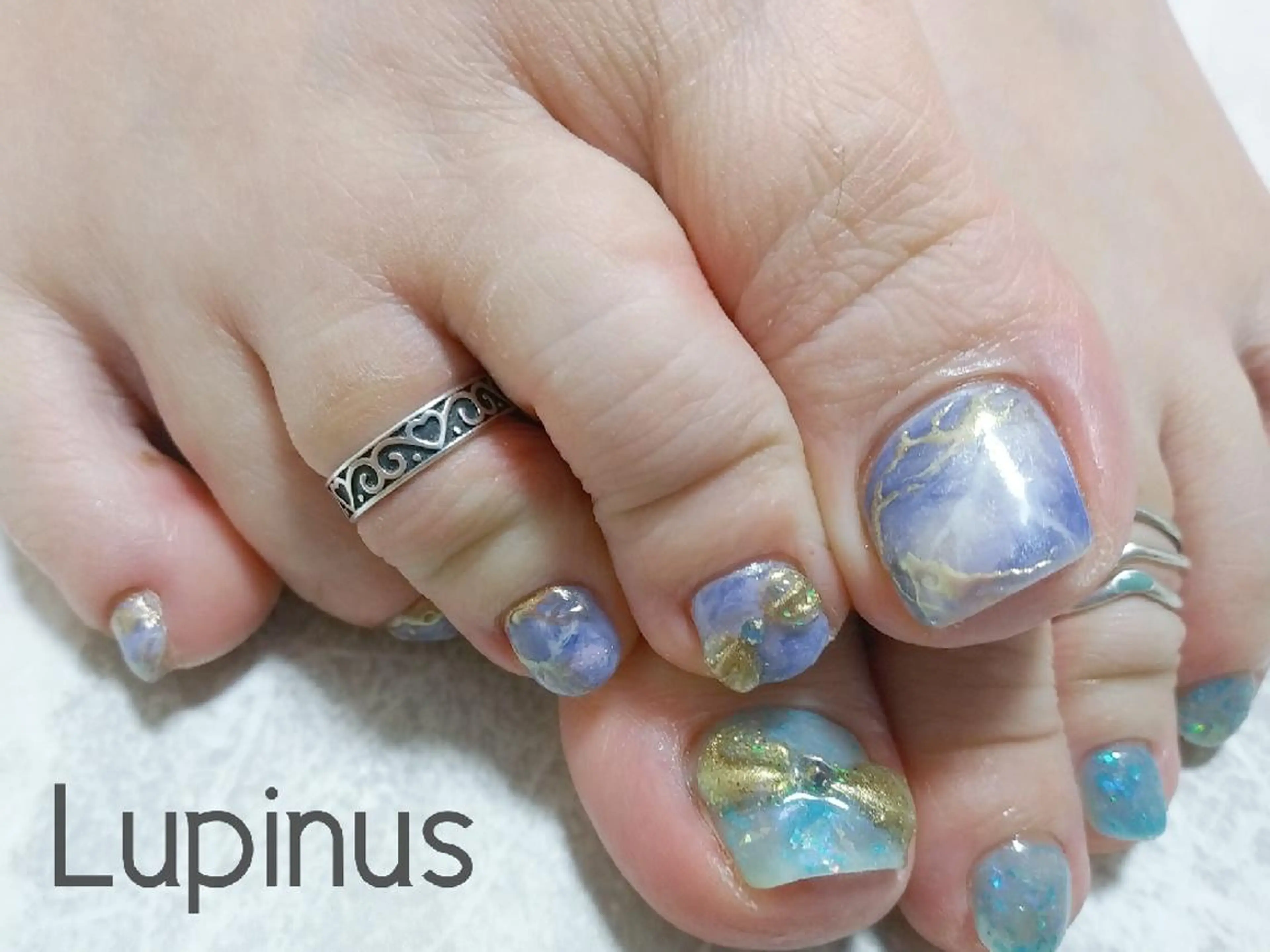 ネイル ゴールド リボン Lupinus ルピナスのネイルデザイン