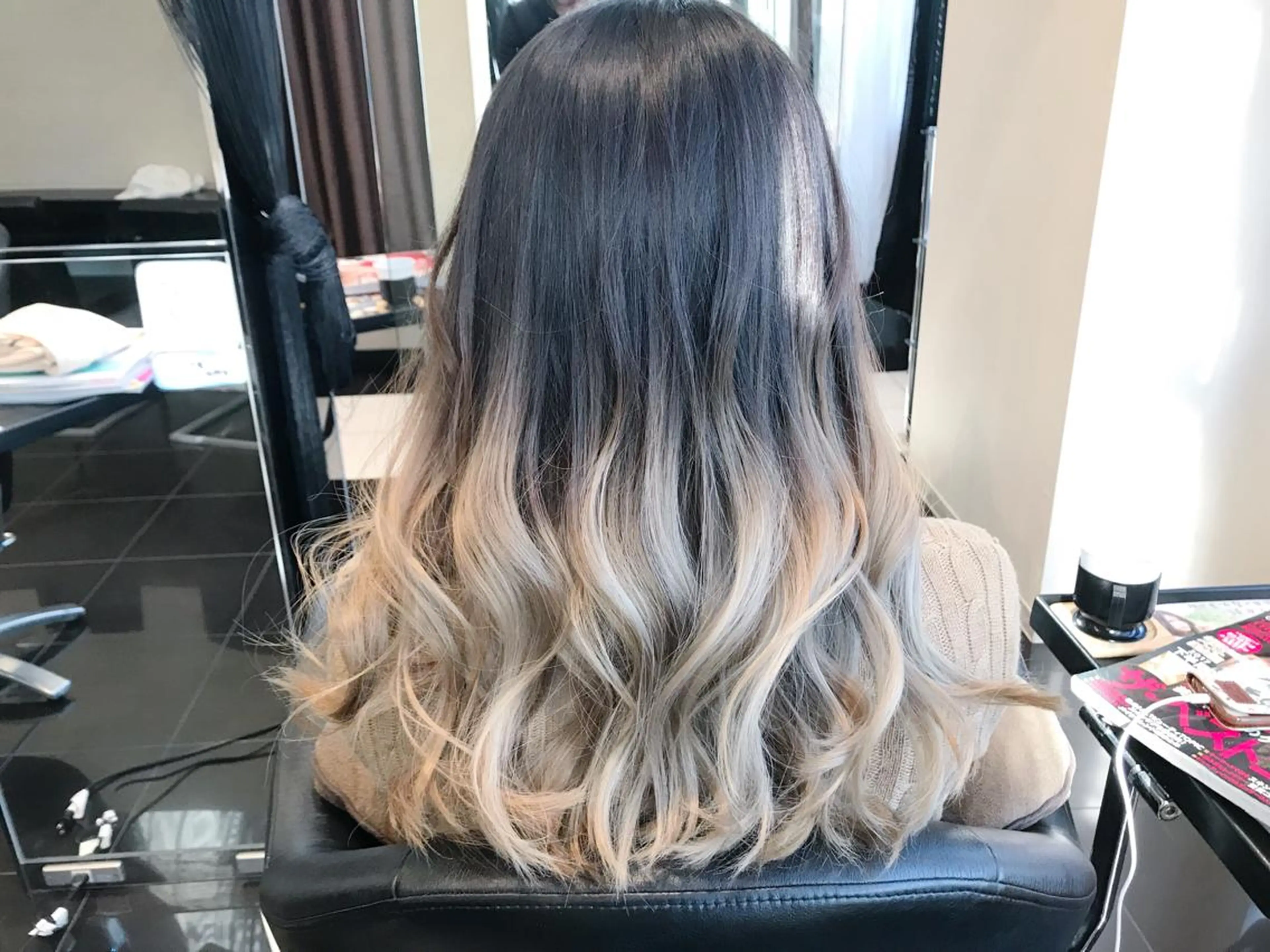 カラー ブリーチ 💎馴染むエクステ× 縮毛矯正TOMO💎のヘアスタイル