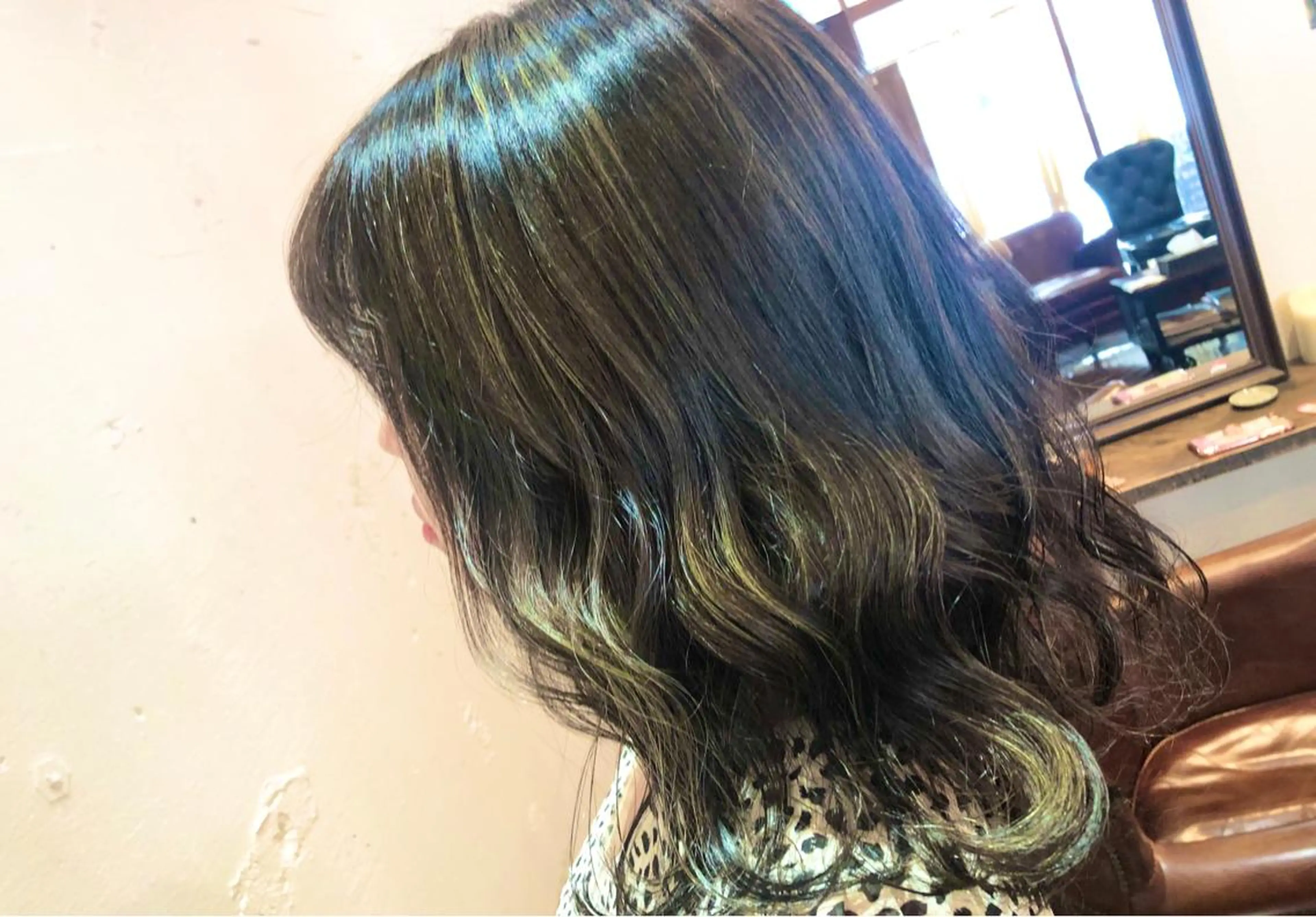 ミディアム カラー ハイライトカラー ハイライト カット 新井 友菜のヘアスタイル