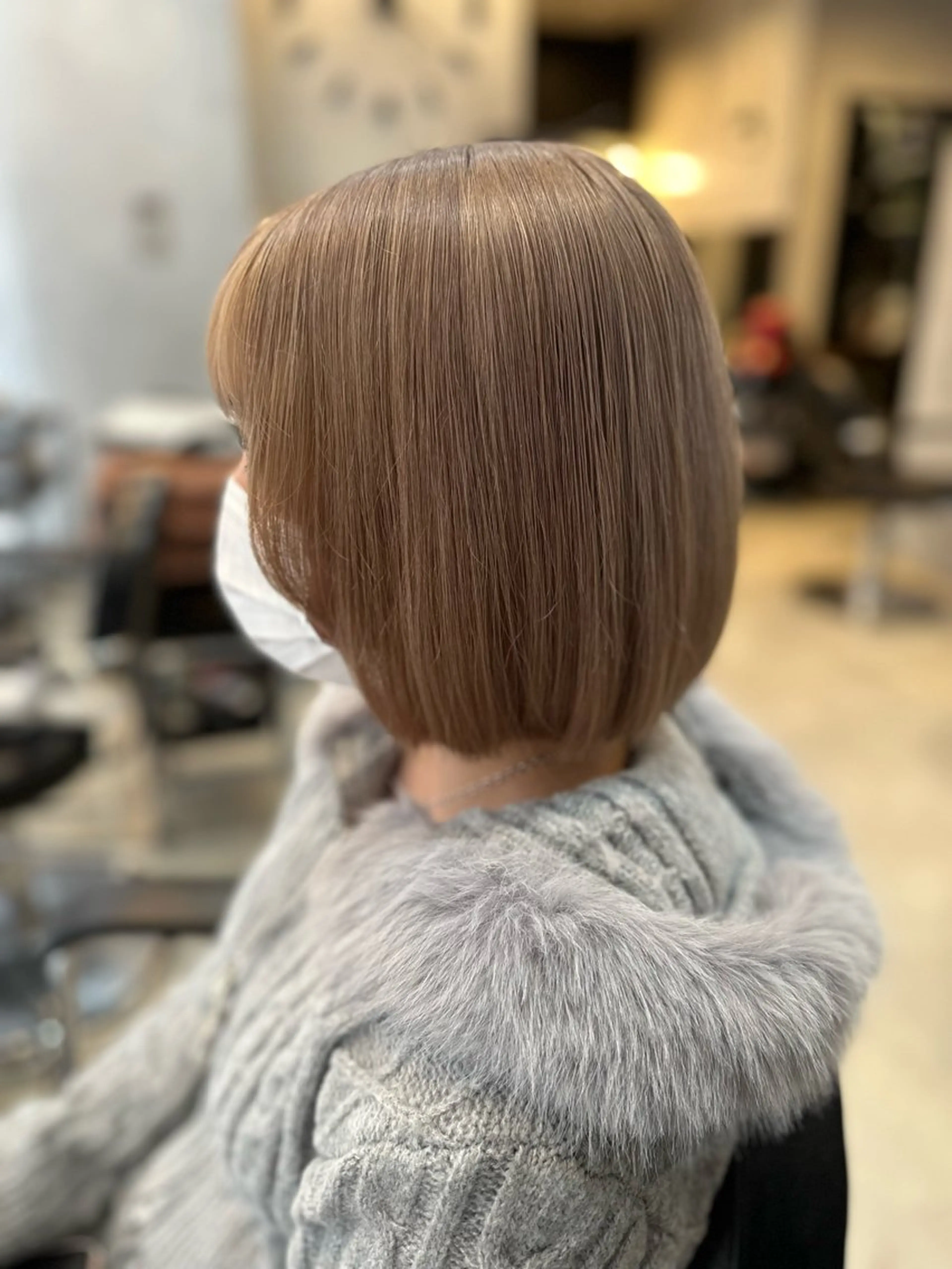 ショート カラー ベージュカラー ブリーチ ミルクティーベージュ ヘアカラー 髪質改善・艶カラー HIROTOのヘアスタイル