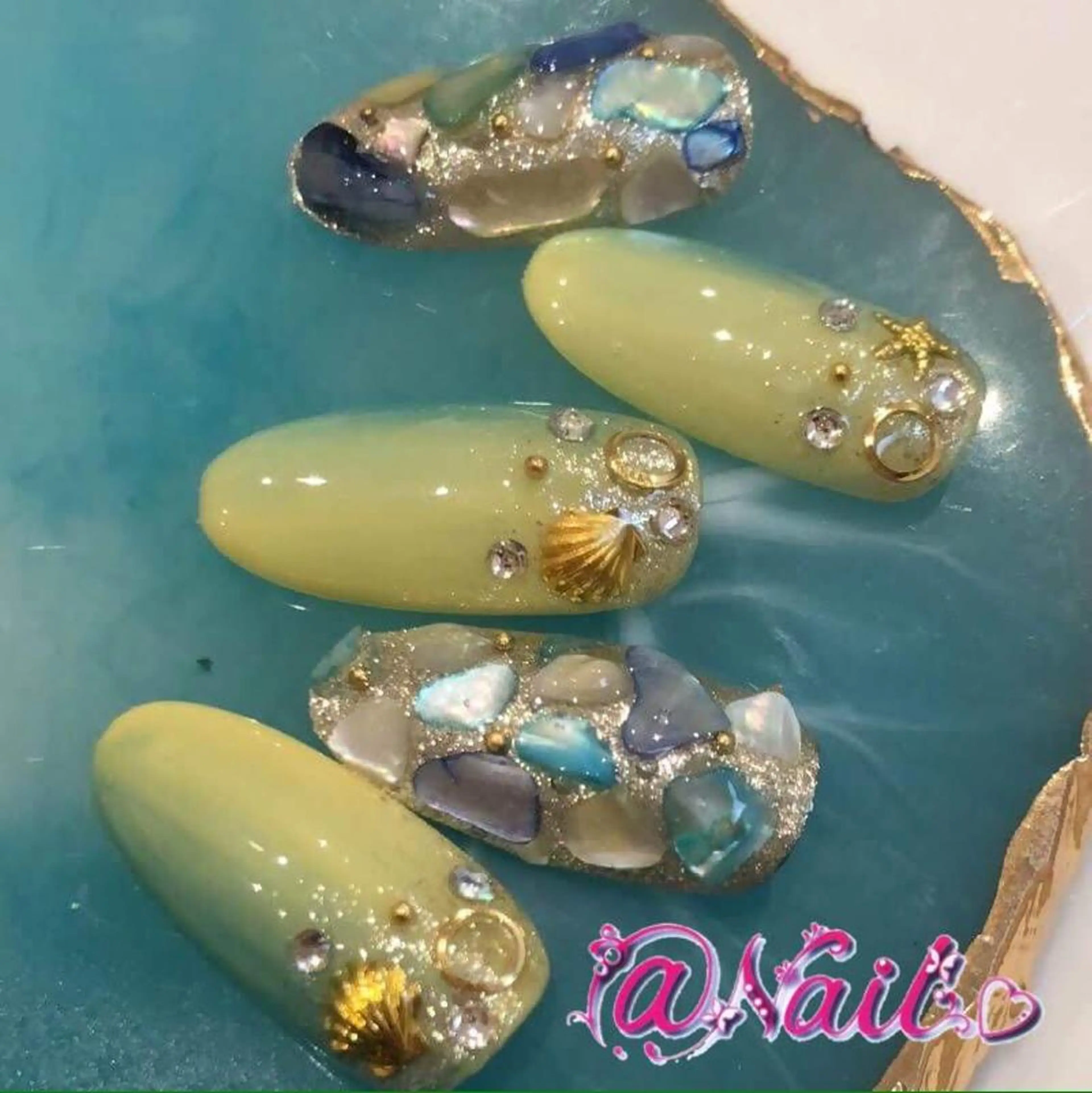 ネイル ネイルチップ 小尾 栞のネイルデザイン