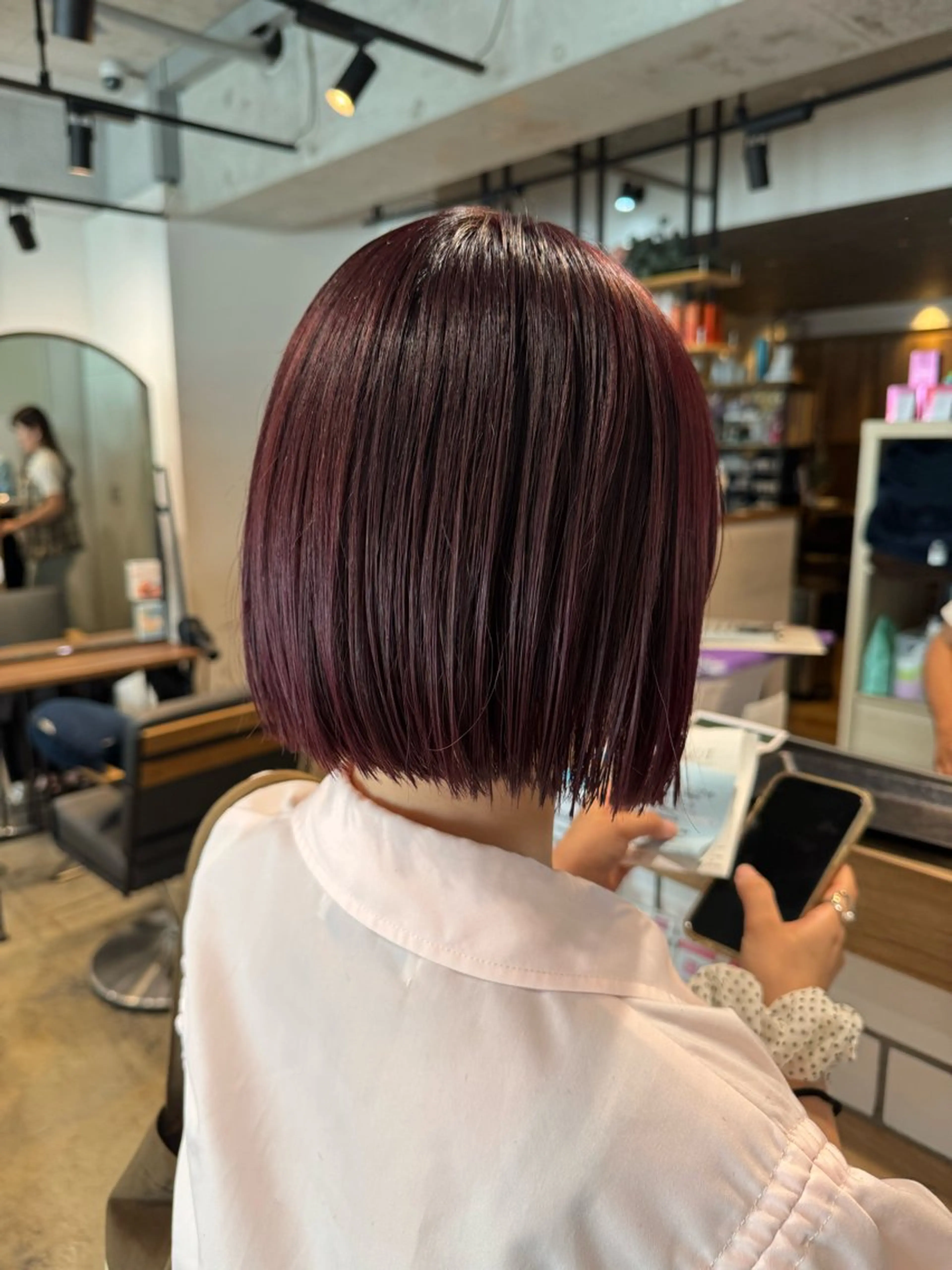 ショート カラー カシス レッドカラー レイヤー/大人ボブ 渡邉【日吉美容室】のヘアスタイル