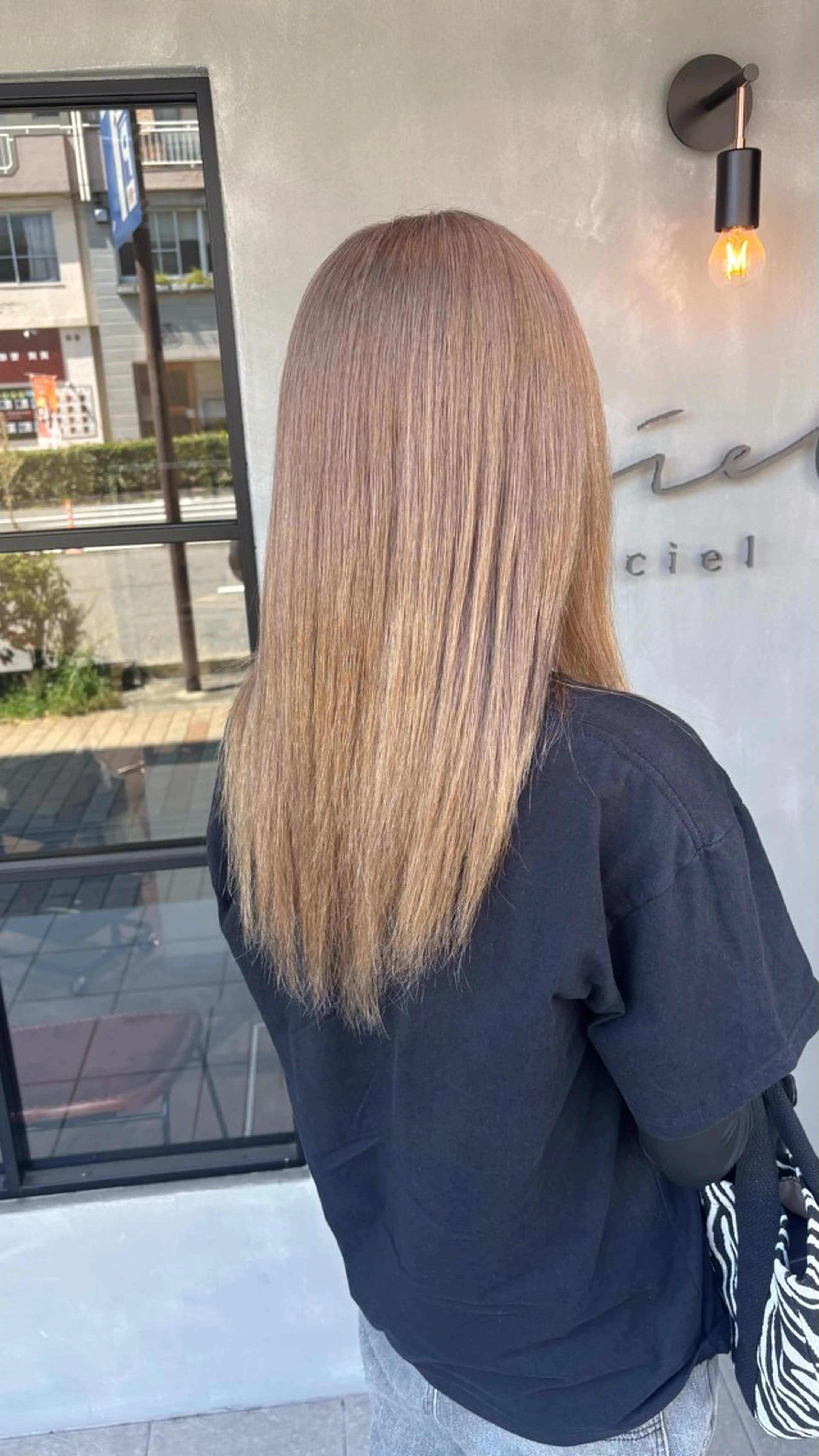 ロング ヘアカラー YURINO /ボブ ベージュ/ハイトーンのヘアスタイル