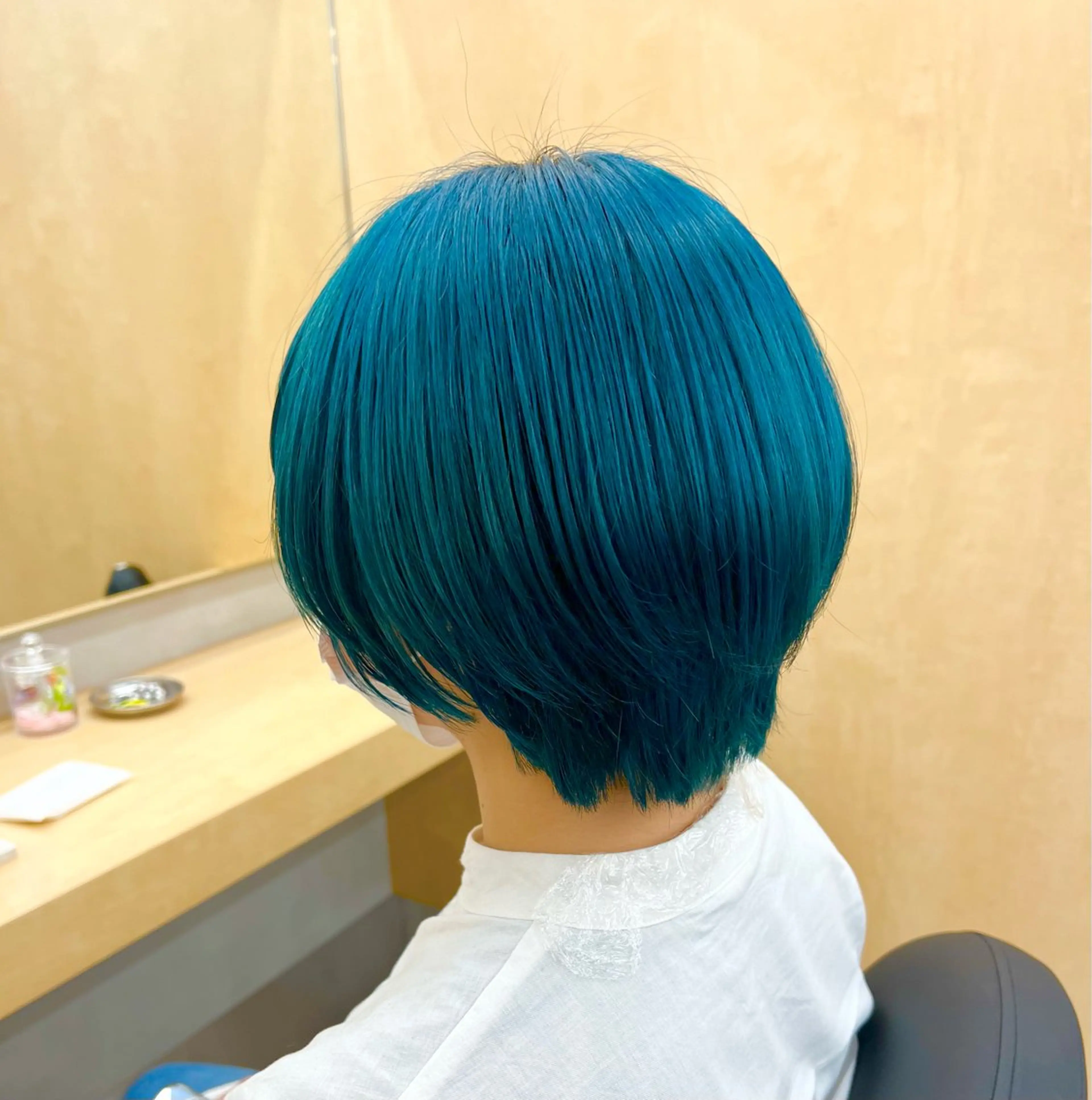 ショート カラー 🫧艶ダブルカラー ブリーチ🫧トモヤのヘアスタイル