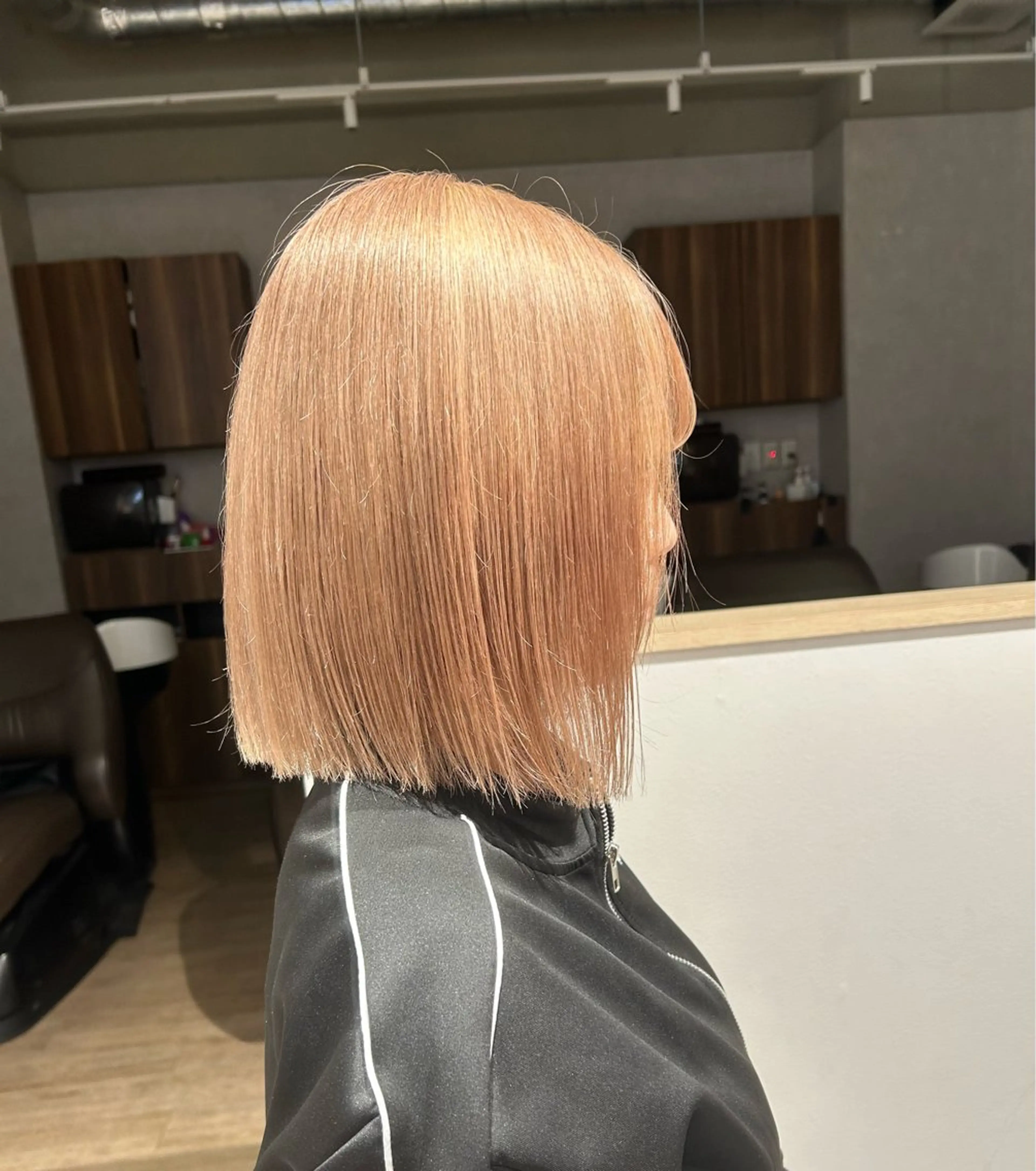 カラー ダブルカラー イヤリングカラー ハイトーンカラー インナーカラー 髪質改善 ヘアカラー トリートメント ♡ハイトーン★ ネイル/しの♡のヘアスタイル
