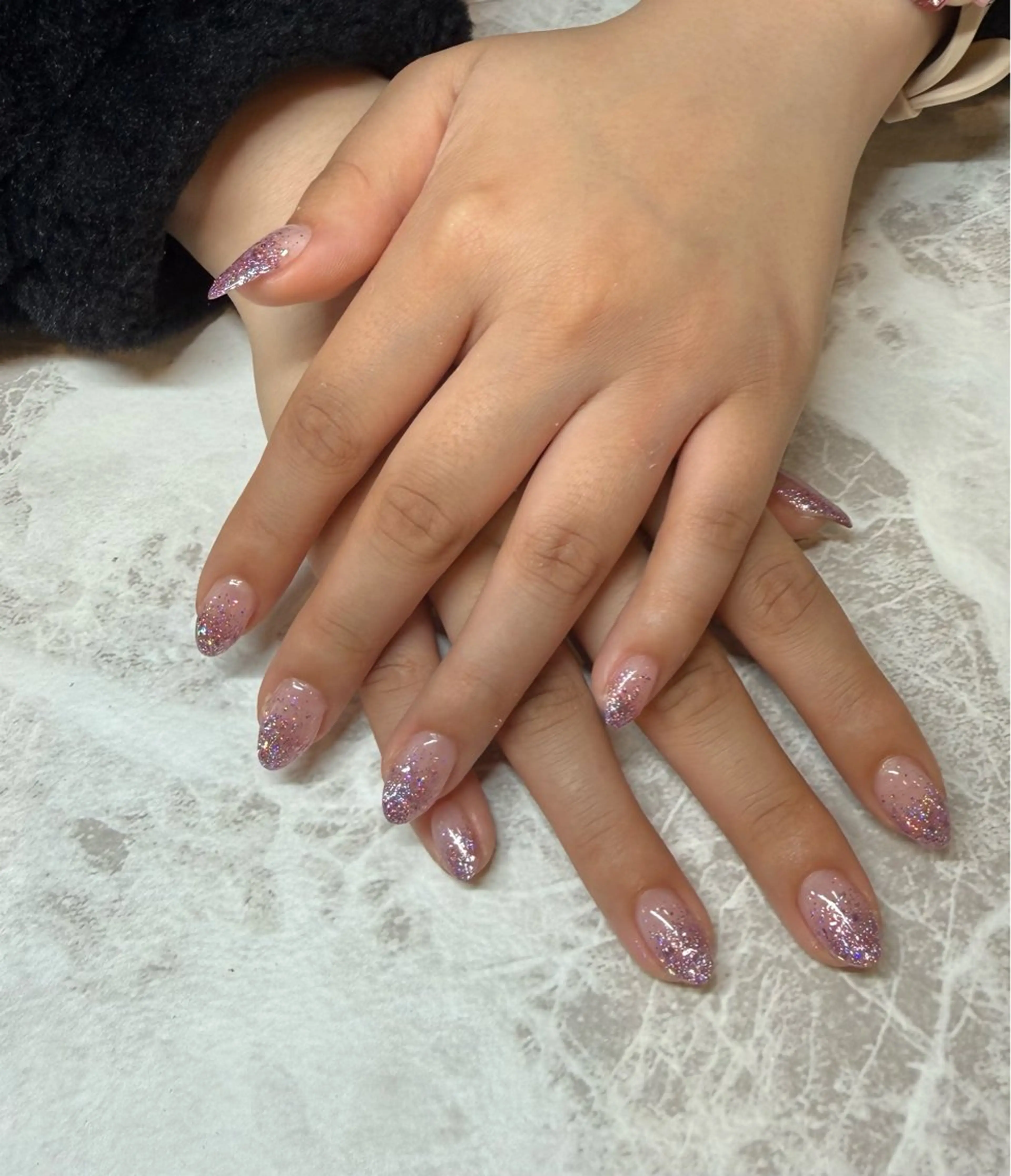 ネイル ラメ(グリッター) ピンク 新山 愛依菜のネイルデザイン