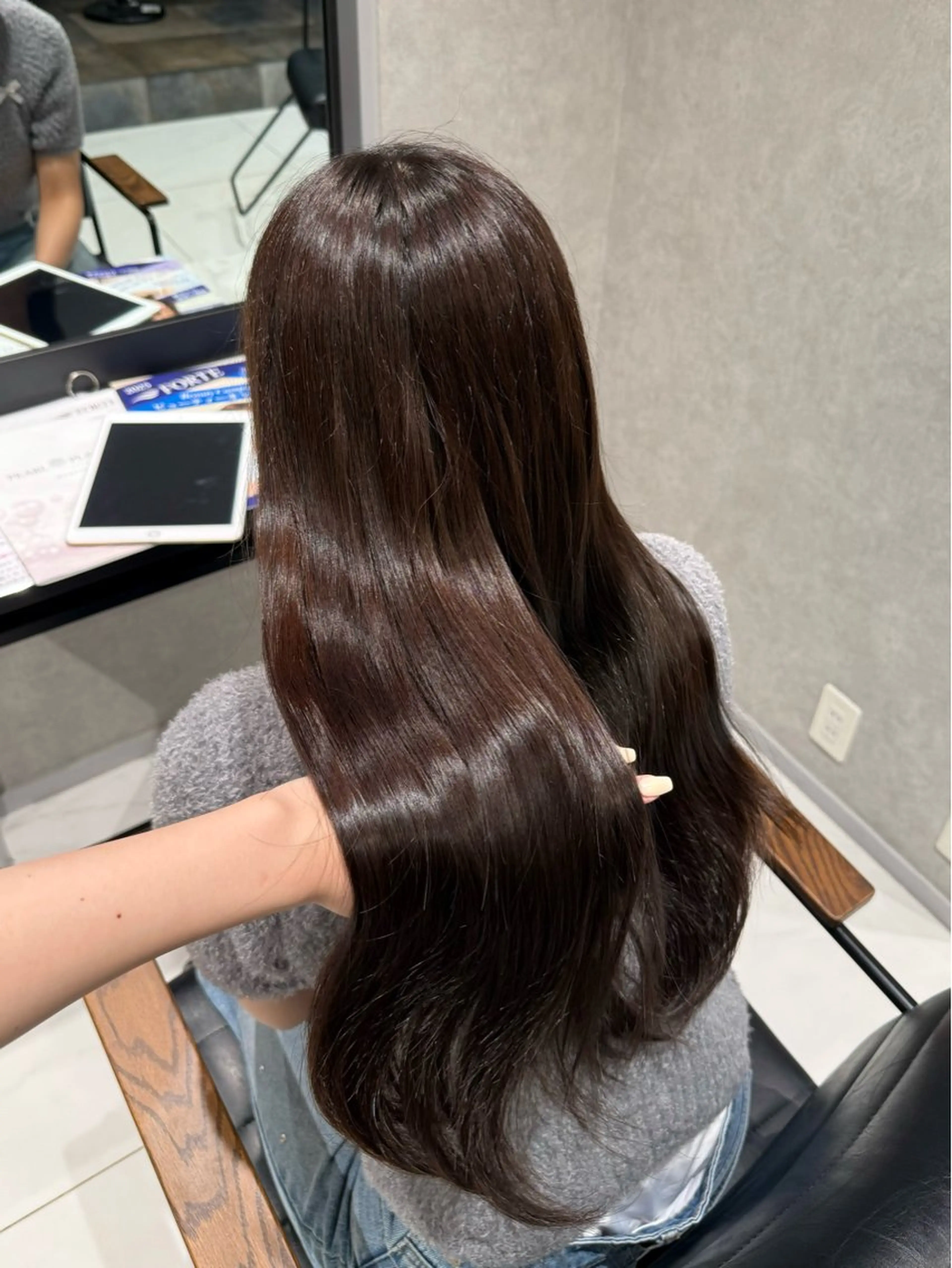 ロング 艶ブラウン/赤み消し /盛れる顔周りのヘアスタイル