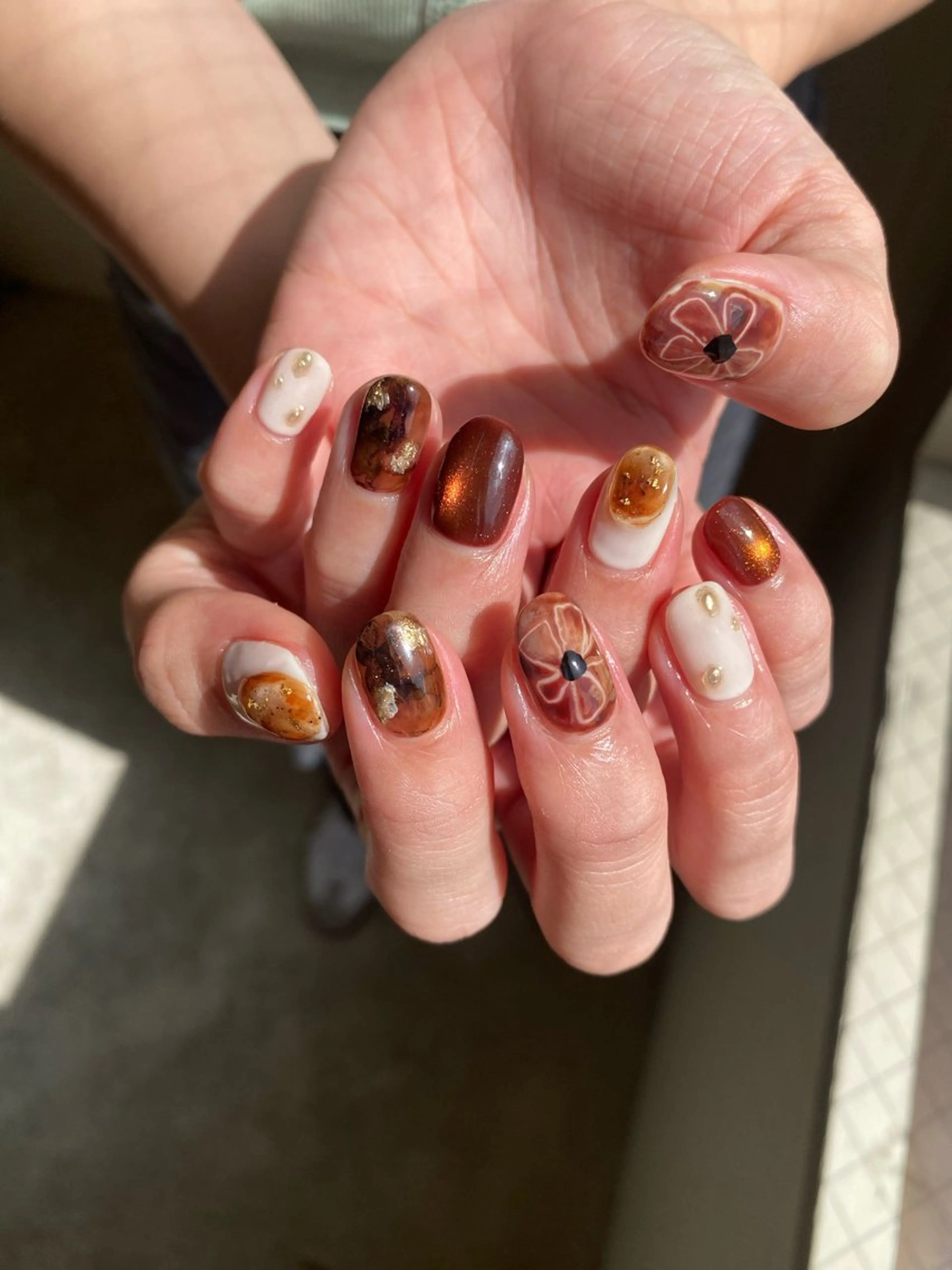 ネイル 成人式 フレンチネイル ジェルネイル ガーリー マグネットネイル ハンドネイル 草加ニュアンスネイル 🌚hersのネイルデザイン