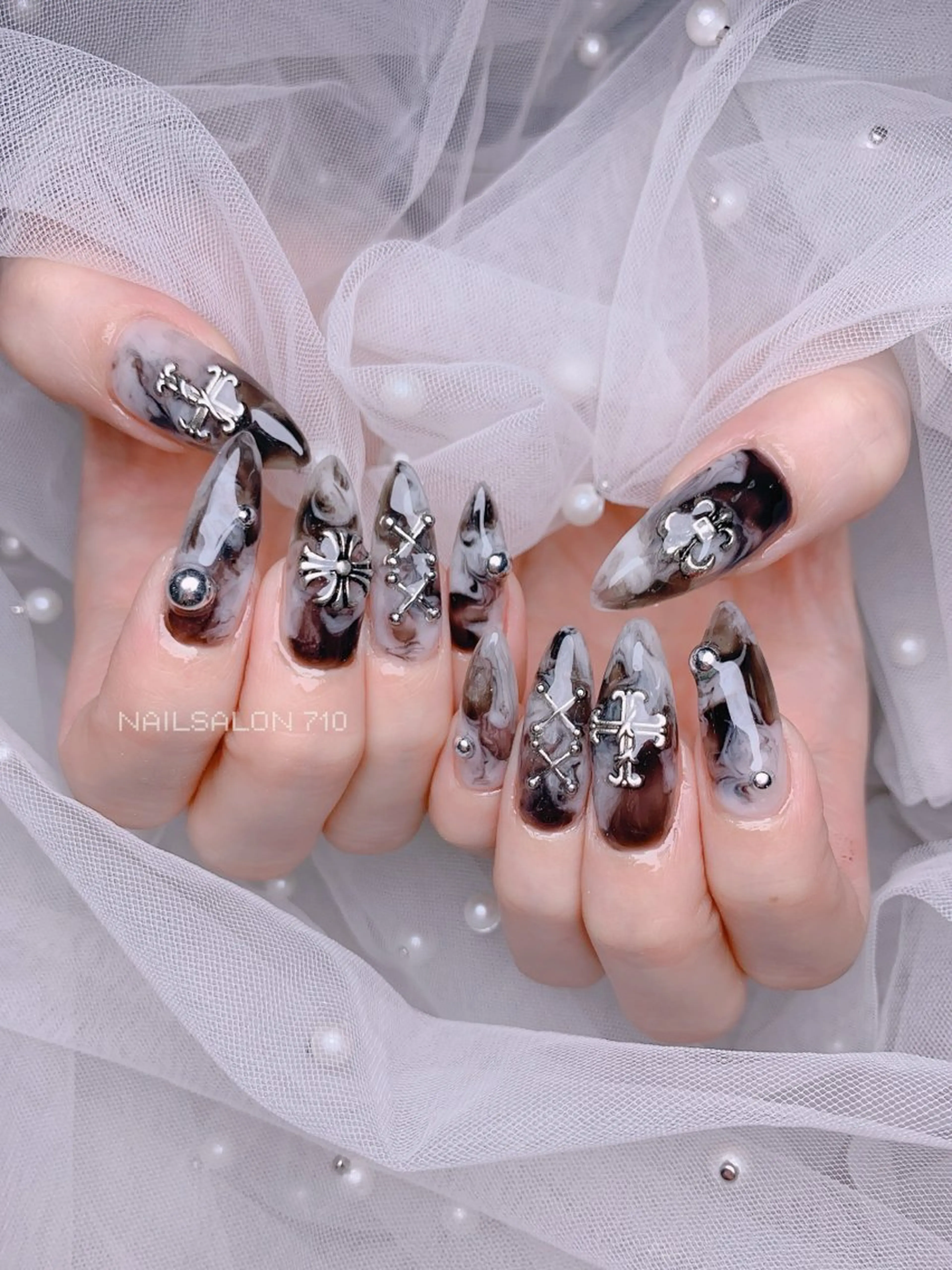 ネイル ハンドネイル フットネイル ナナイチゼロ I.Naoのネイルデザイン