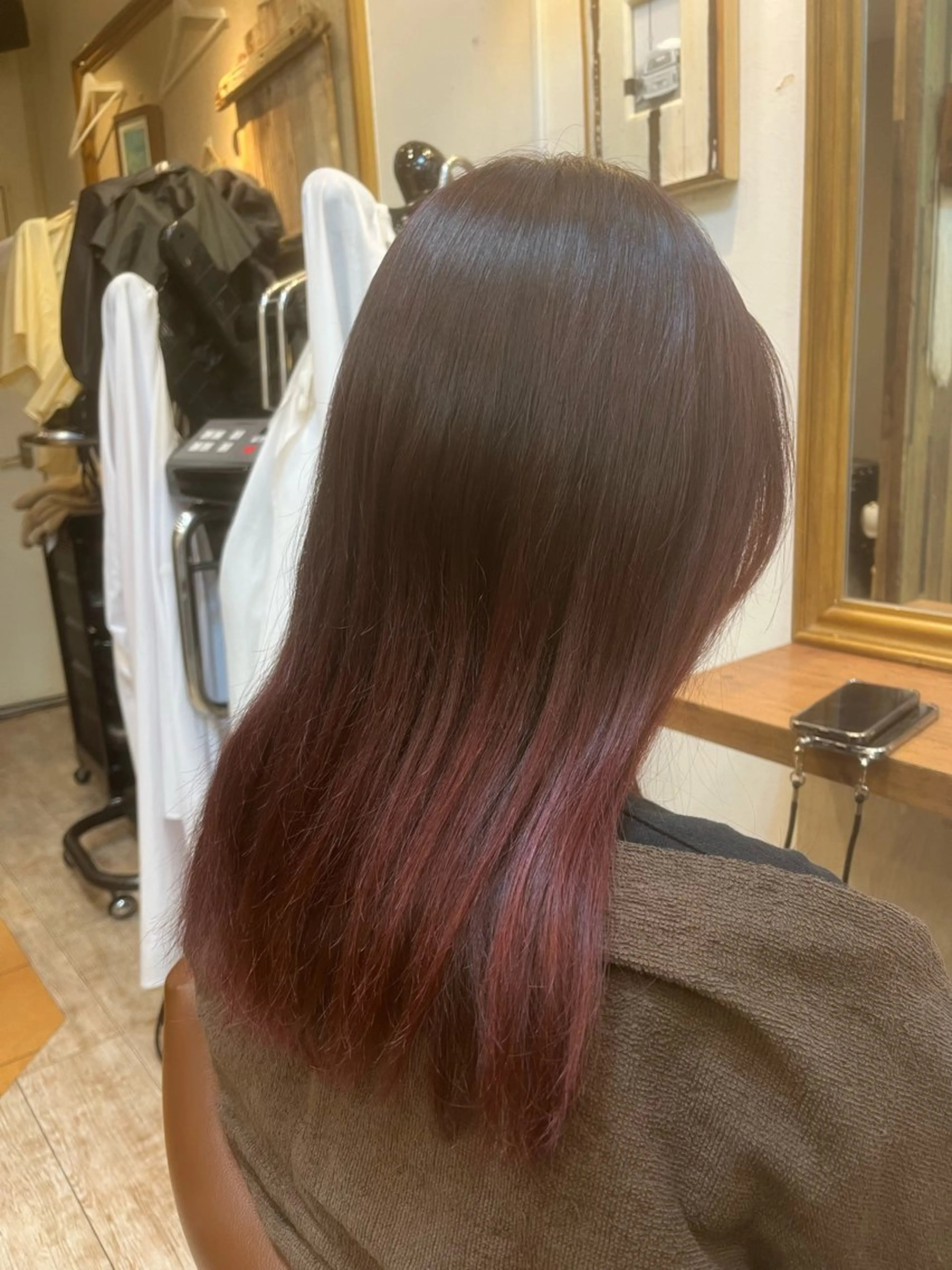 ミディアム カラー ピンクカラー レッドカラー トリートメント カット ヘアカラー トリートメント 関 健二郎のヘアスタイル
