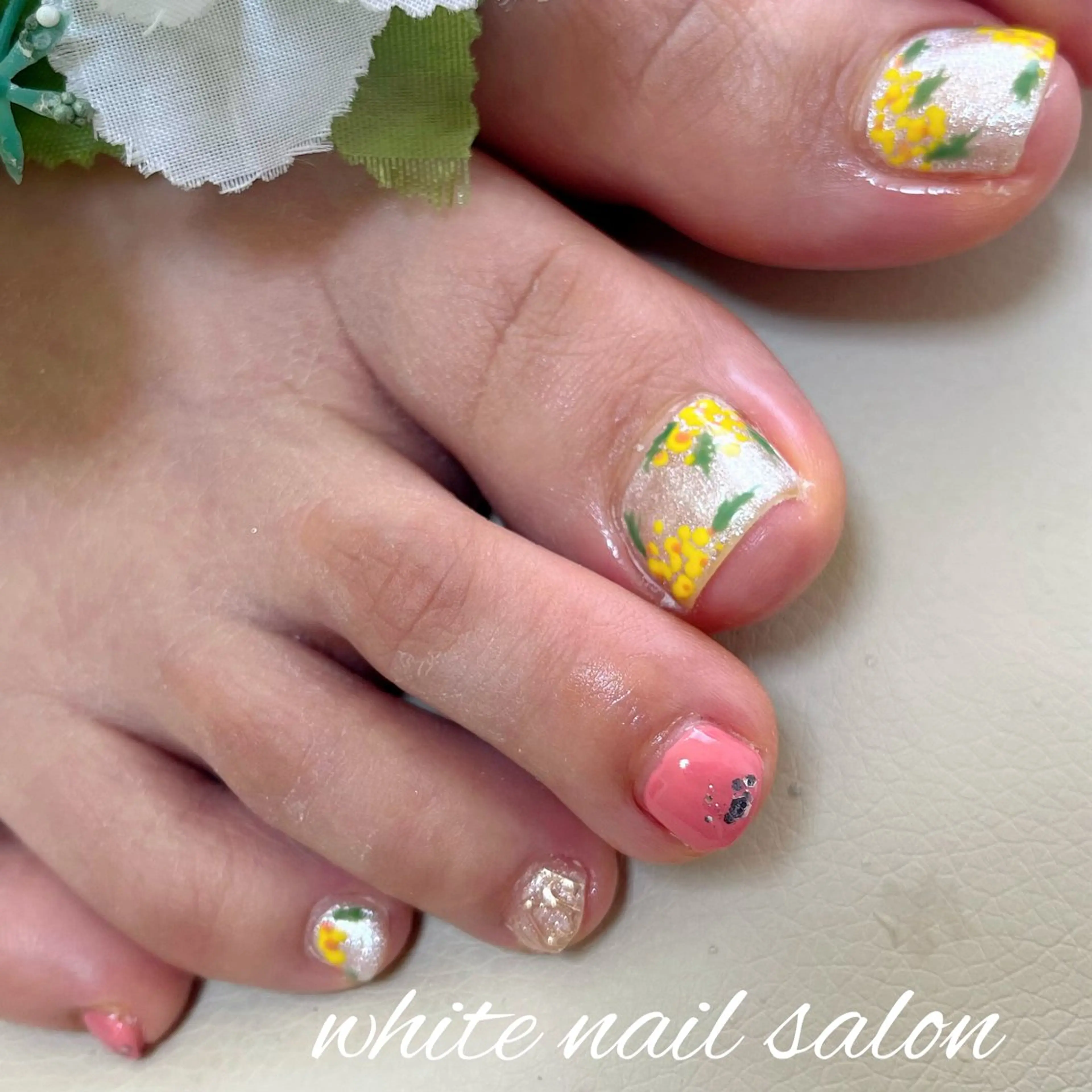 ネイル フットネイル white nail salonのネイルデザイン