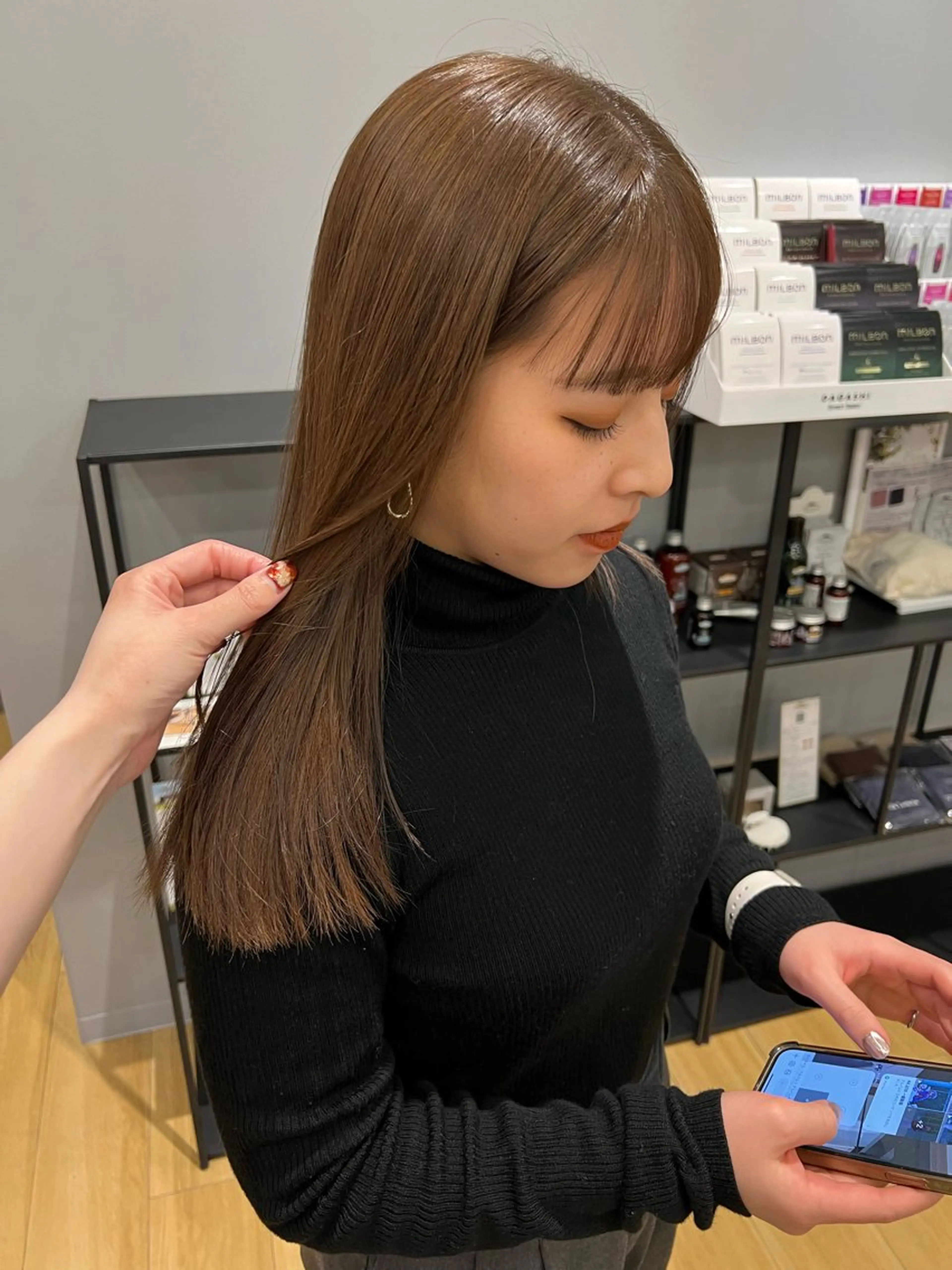 ロング 藤原 萌衣のヘアスタイル