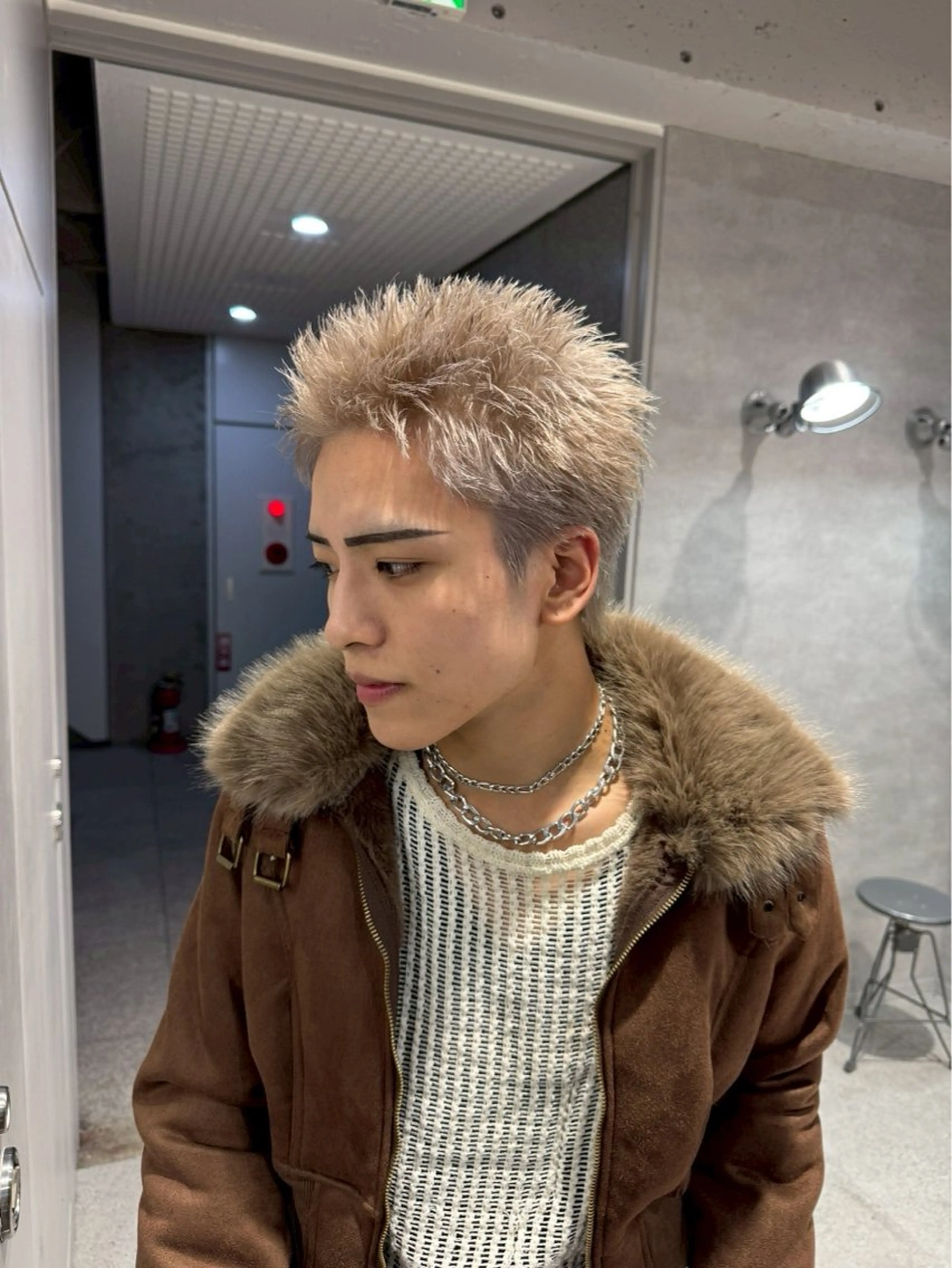 ショート カラー メンズ 三浦 洋斗のヘアスタイル