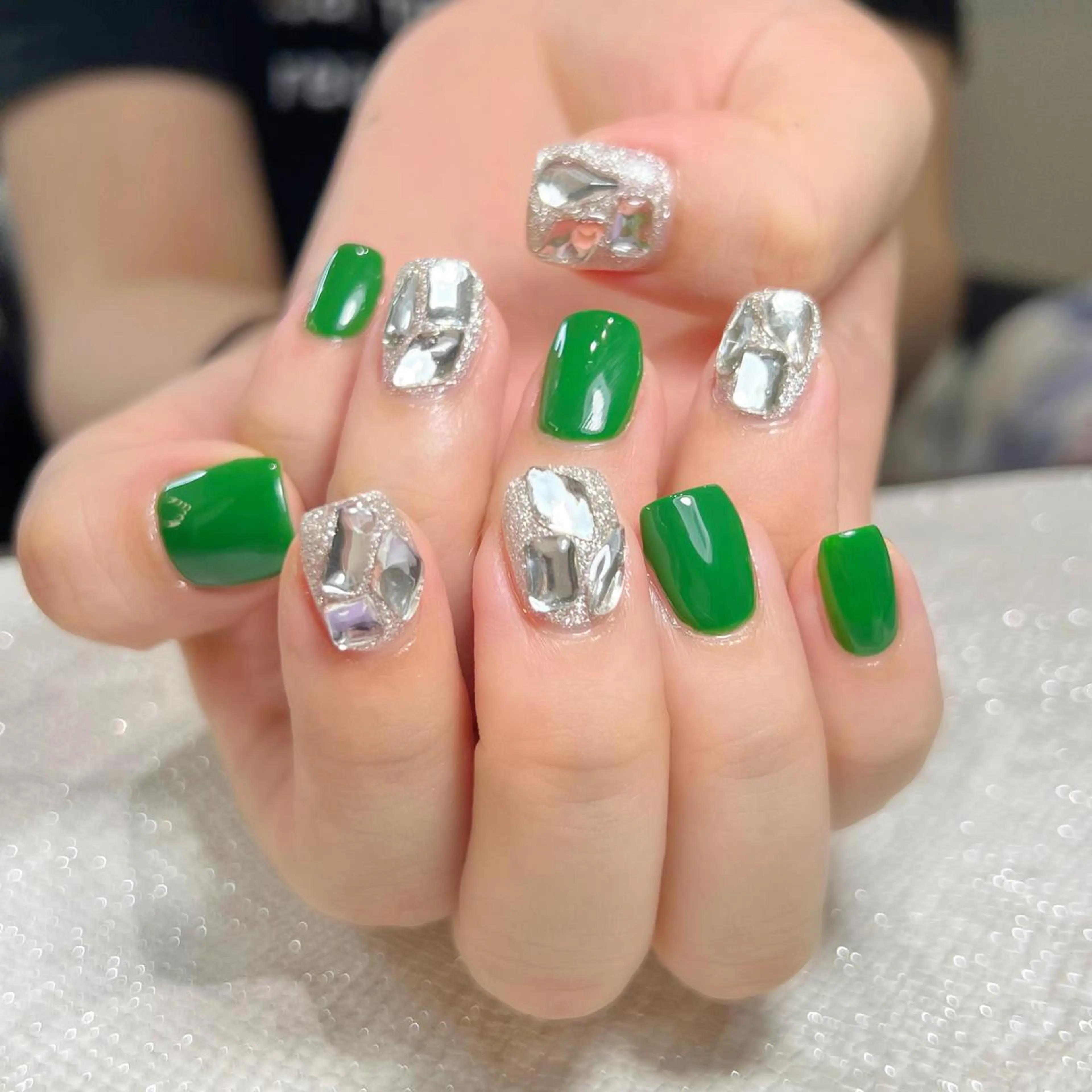 ネイル Lune’a BEAUTY TOKYO所属・Mizuliネイル 眉毛メイクのサロンのネイルデザイン