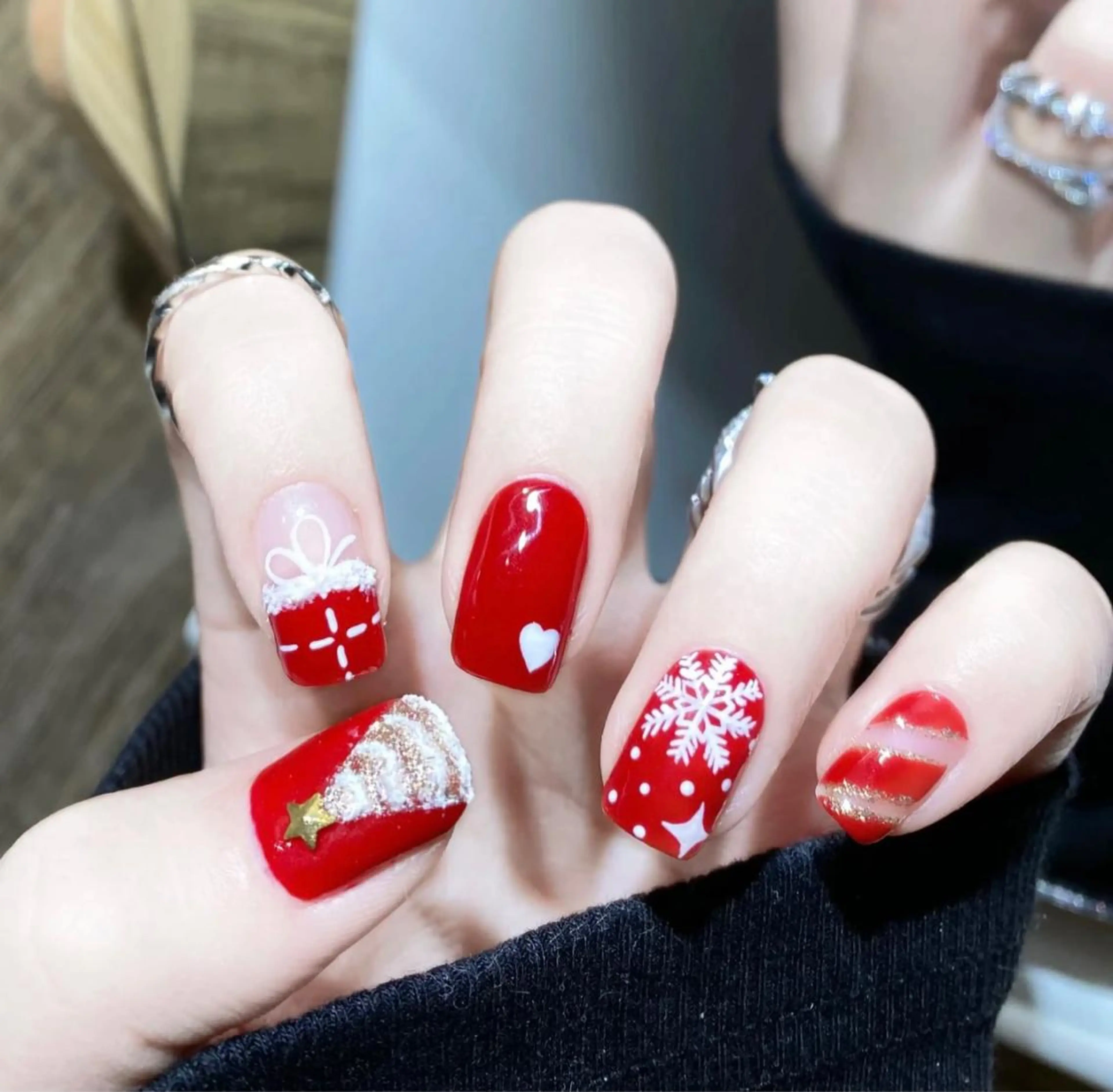 ネイル ハンドネイル Queens ciciのネイルデザイン