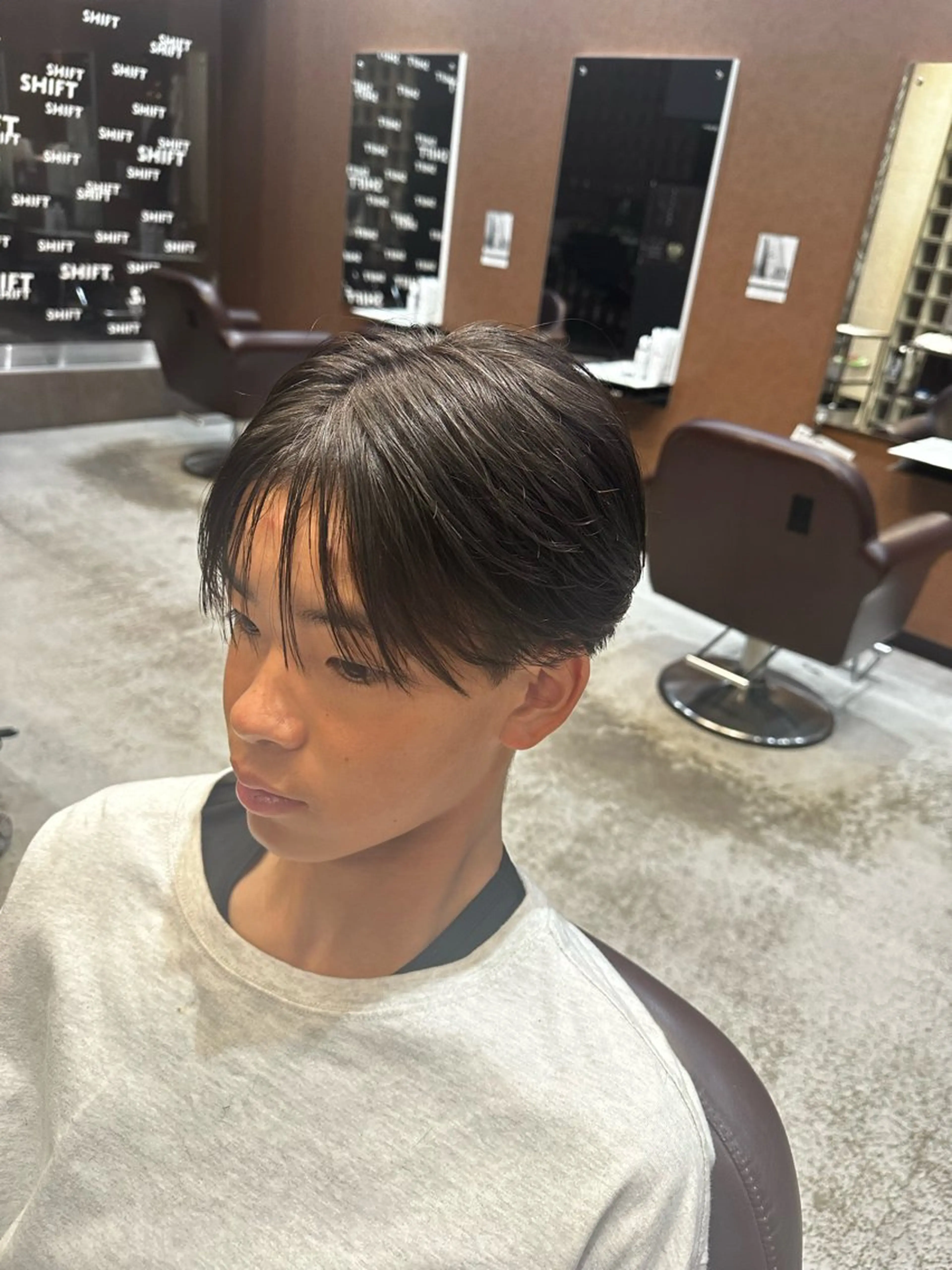 ミディアム メンズ マッシュ シースルーマッシュ カット 岩永 大夢のヘアスタイル