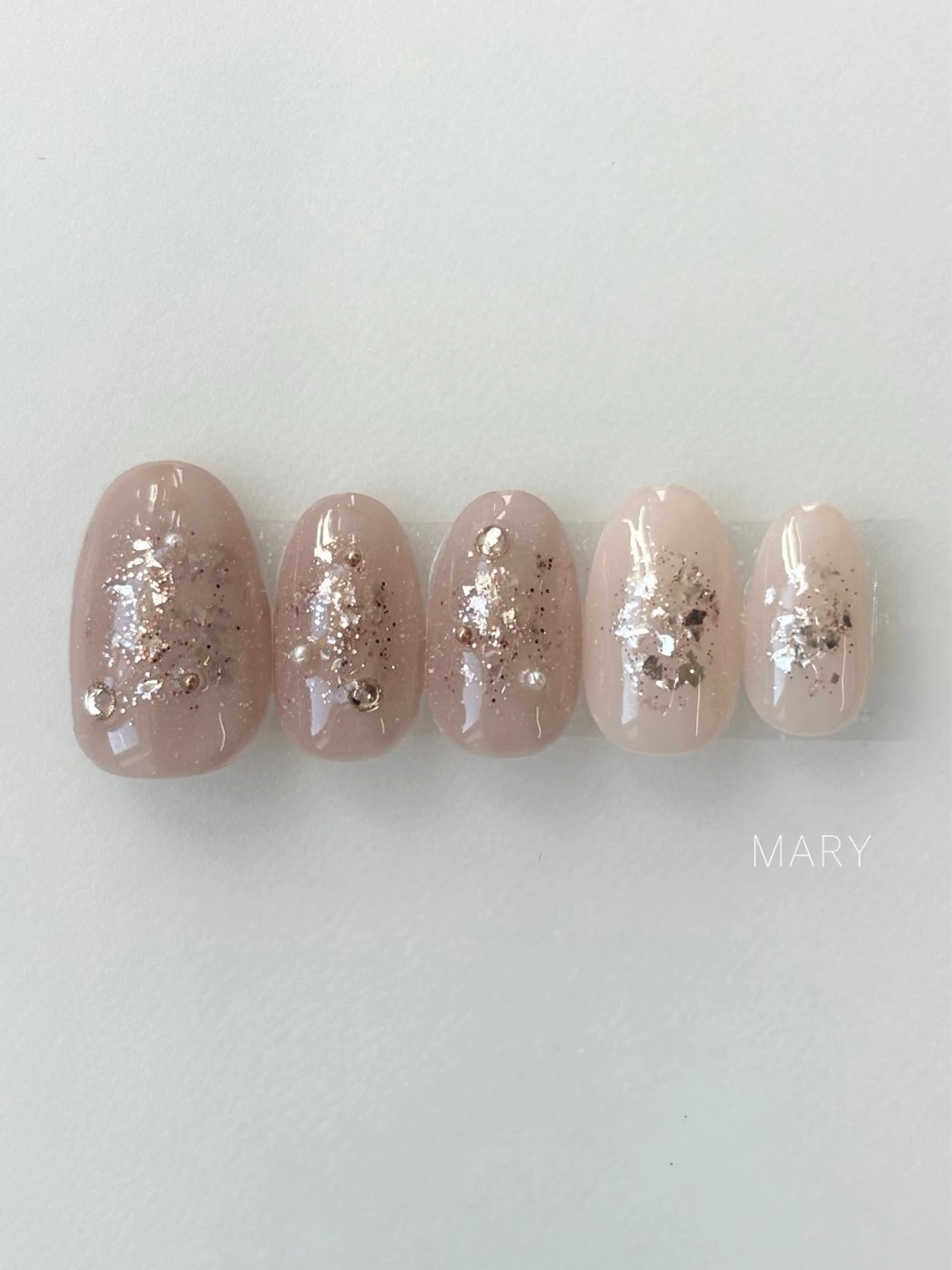 ネイル ブラウン チークネイル キラキラネイル ラメ(グリッター) ニュアンスネイル ハンドネイル Mary nail .narumiのネイルデザイン