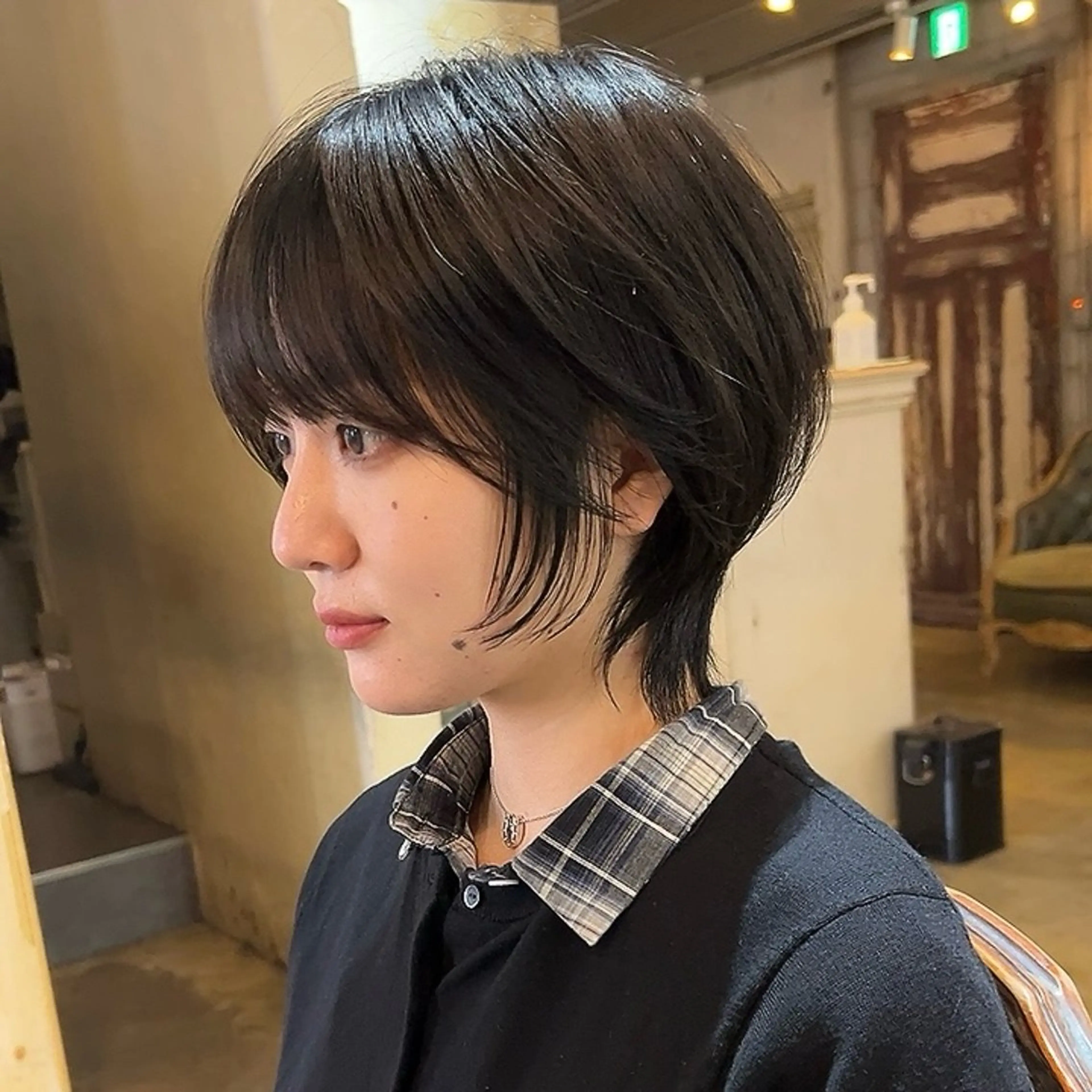 ショートウルフカット(動きレイヤー)の写真